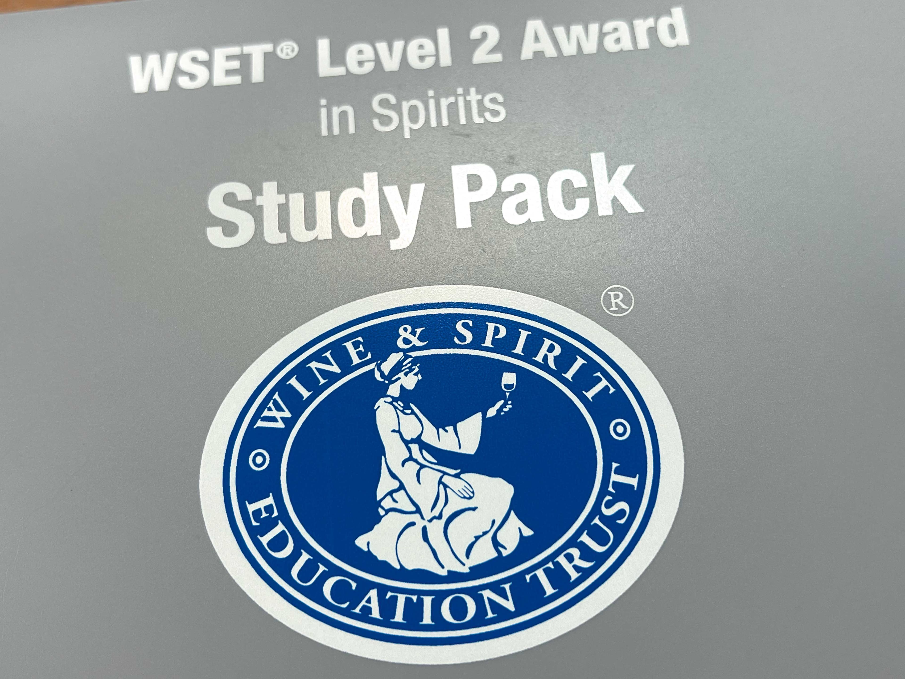 來自英國,成立於1969年的WSET認證全名是Wine & Spirits Education Trust葡萄酒與烈酒教育基金會。