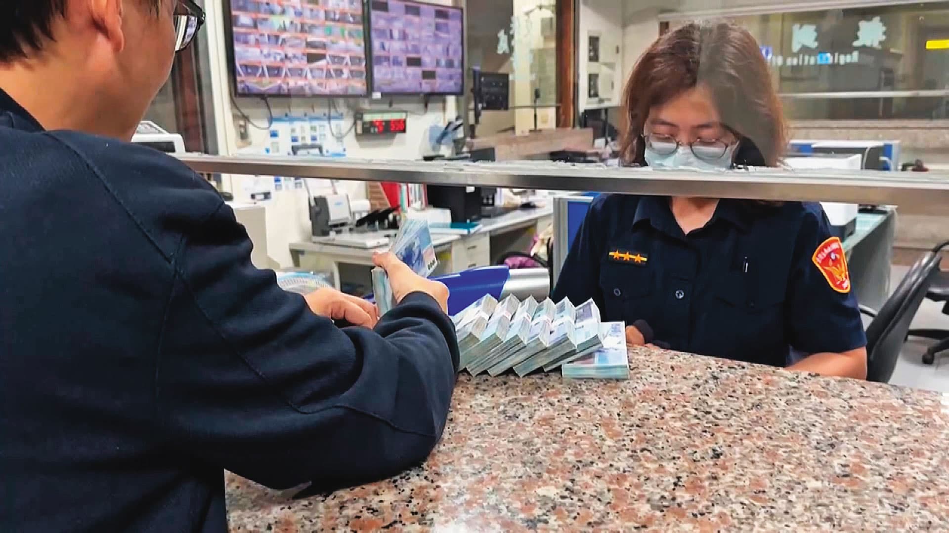 台南地檢署8月22日清晨諭令認錯的林宜瑾以百萬元交保。(鏡新聞提供)