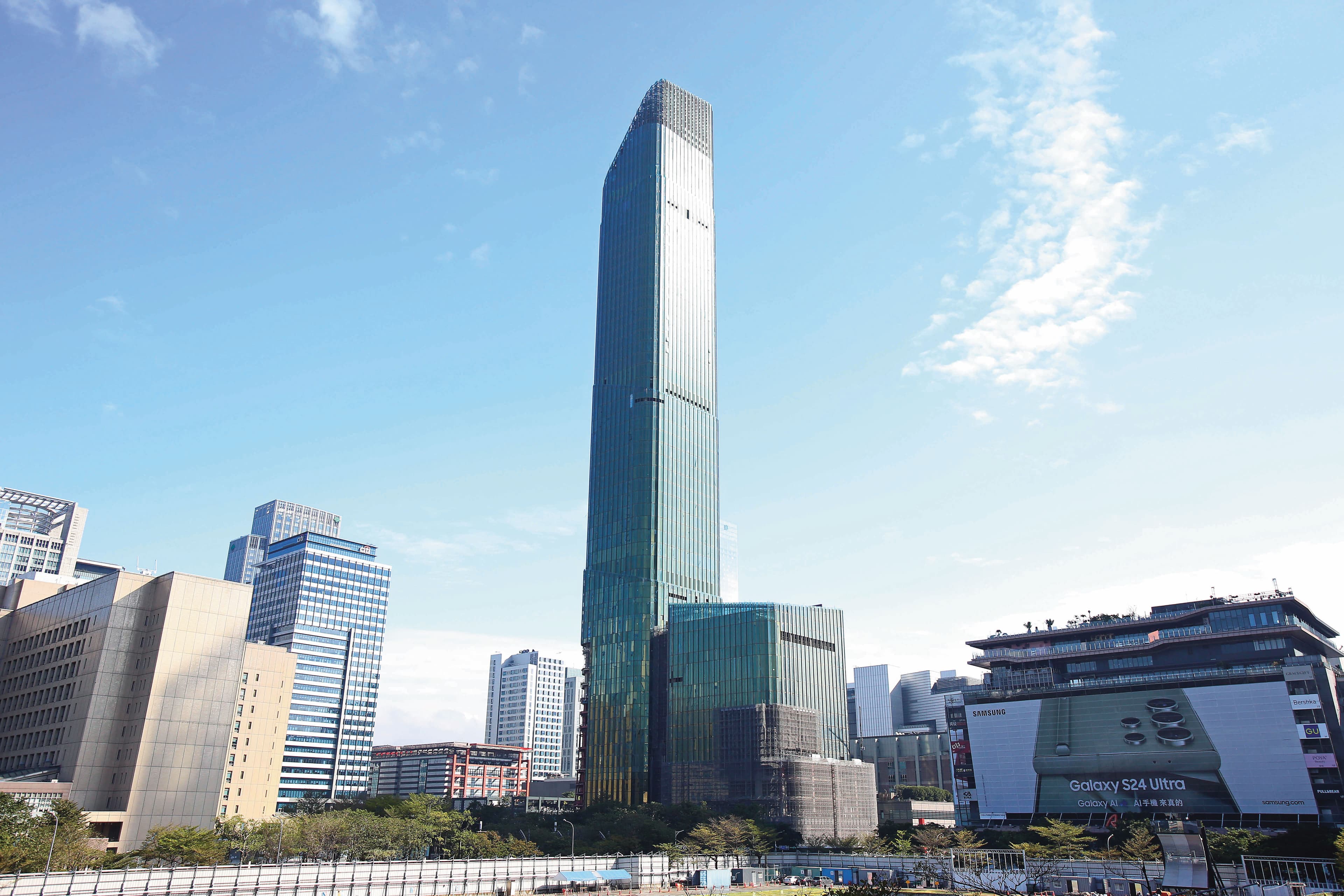 北市新地標台北天空塔開發過程涉及背信弊案,北檢調查多時,如今再爆中資介入。