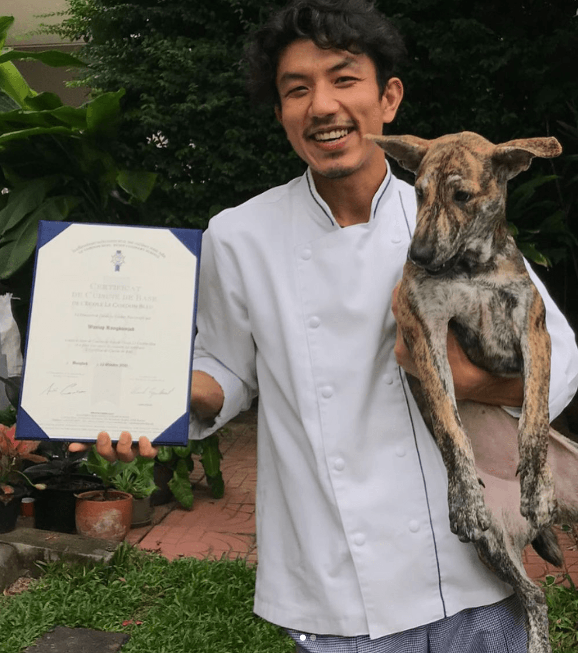 Wanlop偶爾也是一個廚師,而這都為他的表演添了柴薪。(翻攝自Wanlop IG)