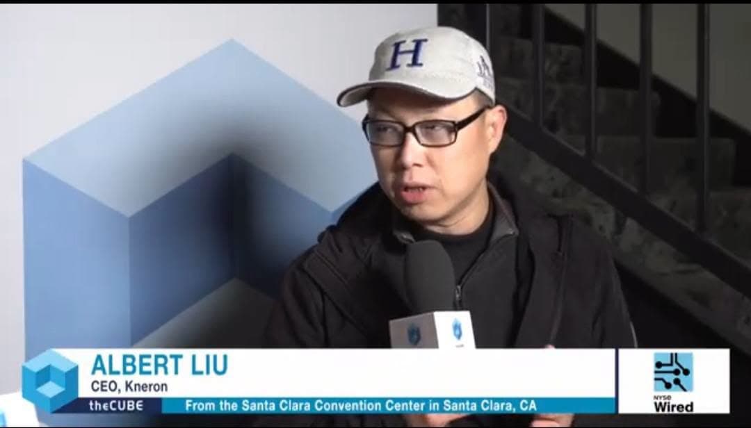 NPU之父劉峻誠受邀參加紐約證券交易所(NYSE)專訪。(翻攝自劉峻誠臉書)