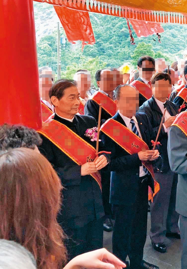 統促黨總裁張安樂近年與地方宮廟頻頻往來,由於他自稱是中共同路人,國安單位密切注意中。