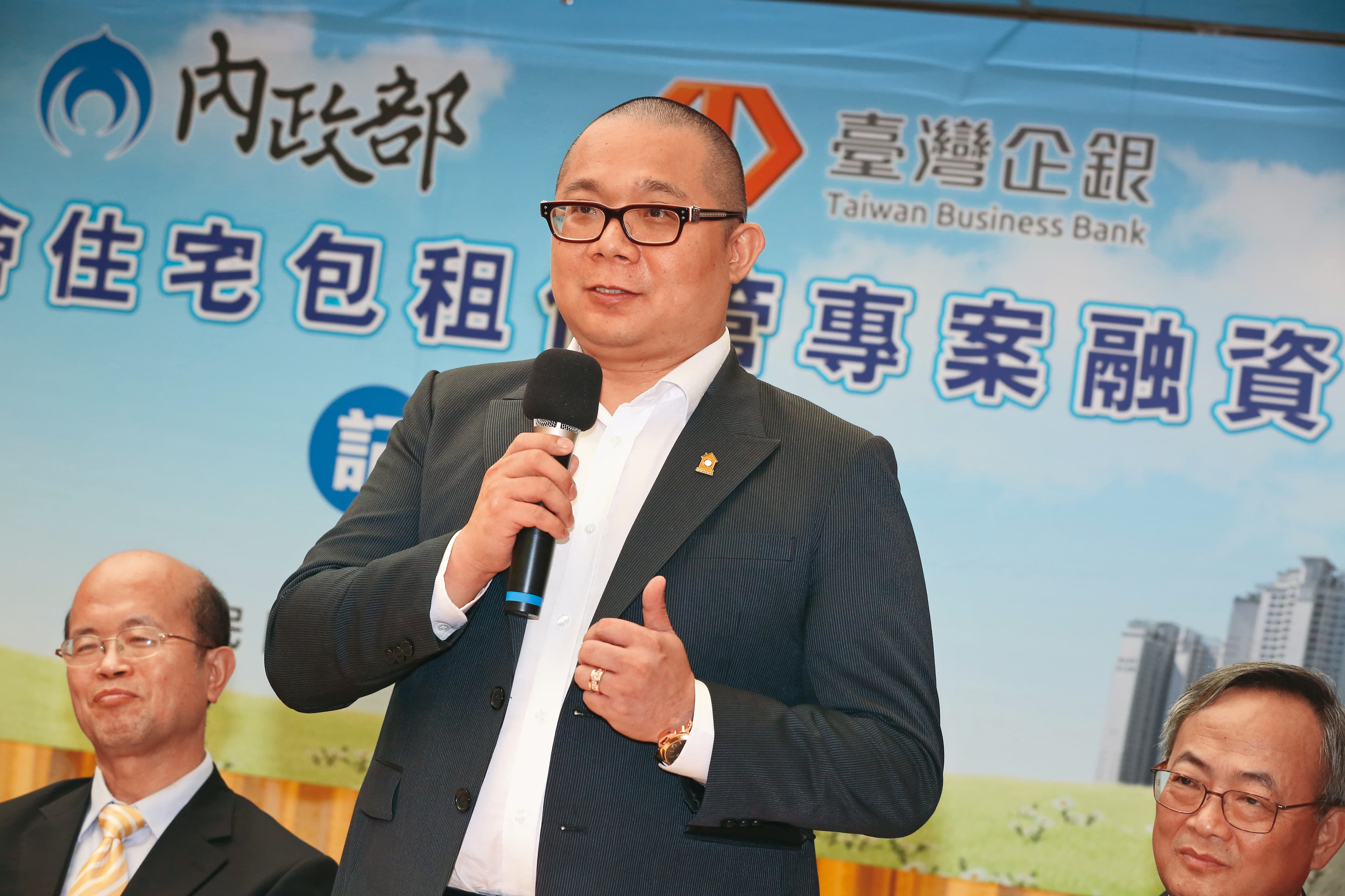 李建成首創「業管分離」制度,落實專業化房屋管理,帶領兆基屋管成為產業龍頭。