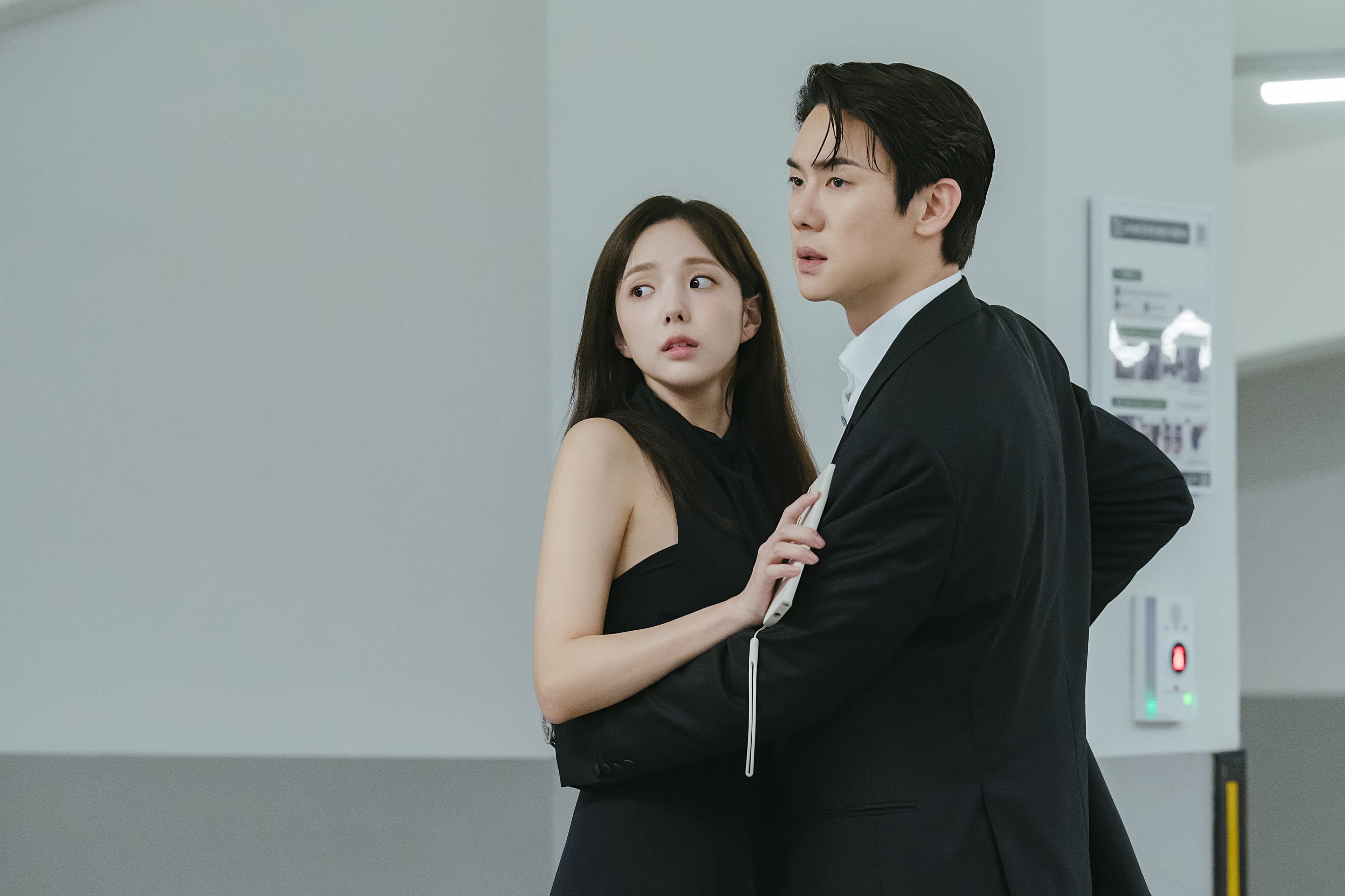 《現在撥打的電話》是柳演錫與蔡秀彬首次戲劇合作。(Netflix提供)