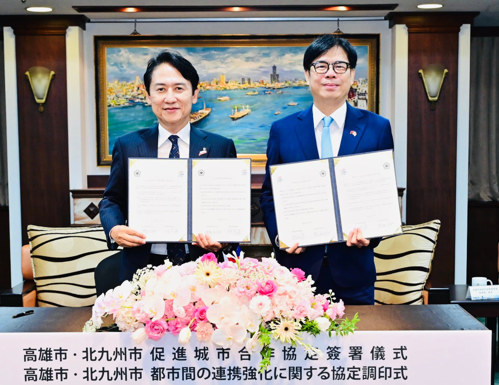 北九州市長武内和久日前剛好到台灣高雄訪問,與陳其邁簽下城市合作協定。(翻攝自X @takeuchikazhisa)