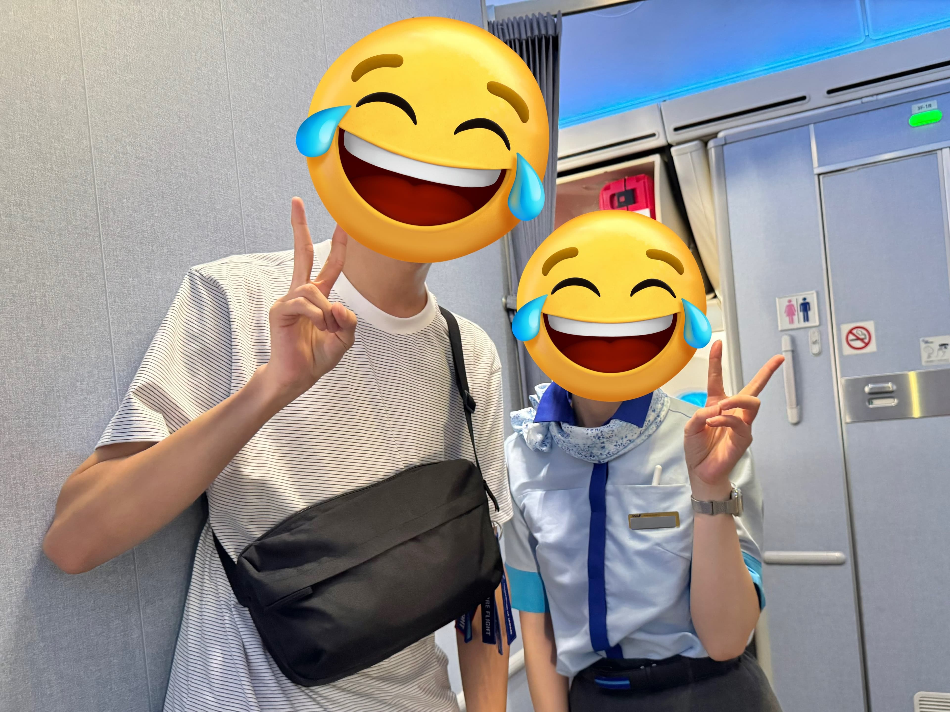 1名網友分享，他在ANA馬尼拉飛成田的航班上，意外發現空姐竟是失聯已久的青梅竹馬。（翻攝自X）