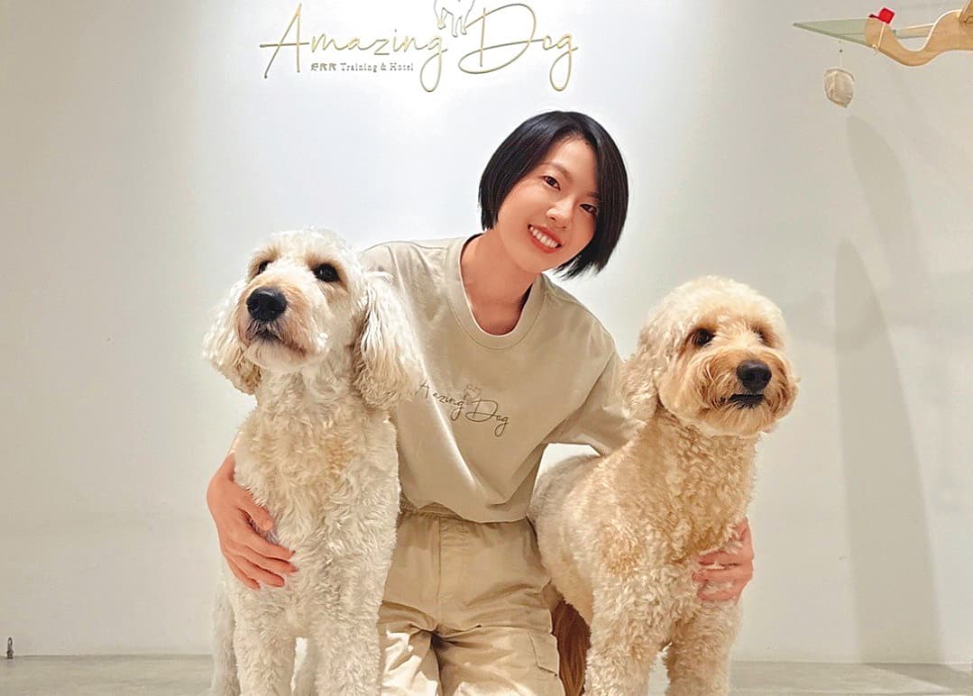 Jenny是專業的寵物訓練師，曾獲ABRA認證，常在社群分享與貓狗互動的知識。（翻攝自pet_trainer_jenny IG）