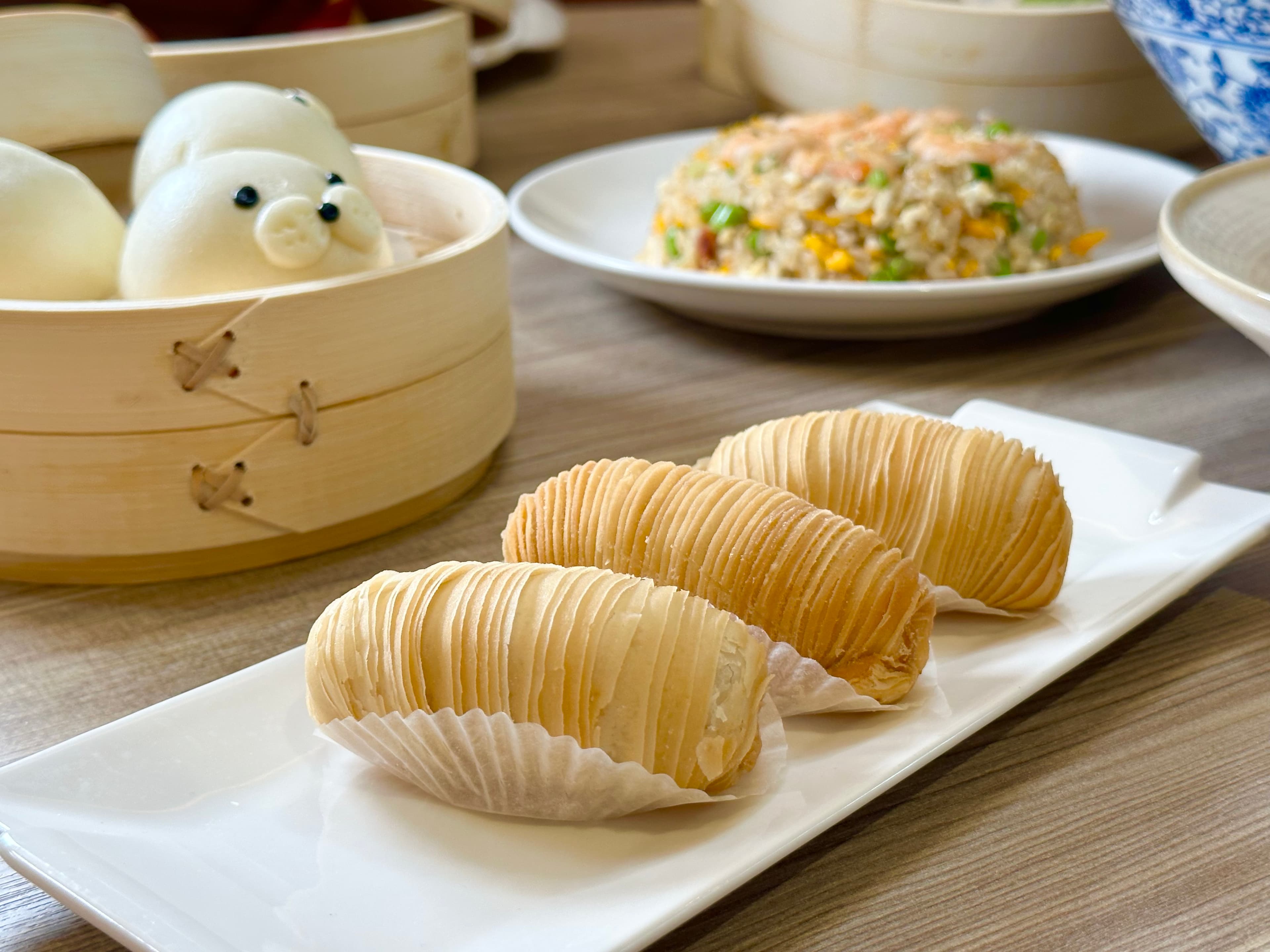 「蘿蔔絲酥餅」外皮鬆化,蘿蔔絲綿軟香甜。(138元/3粒)