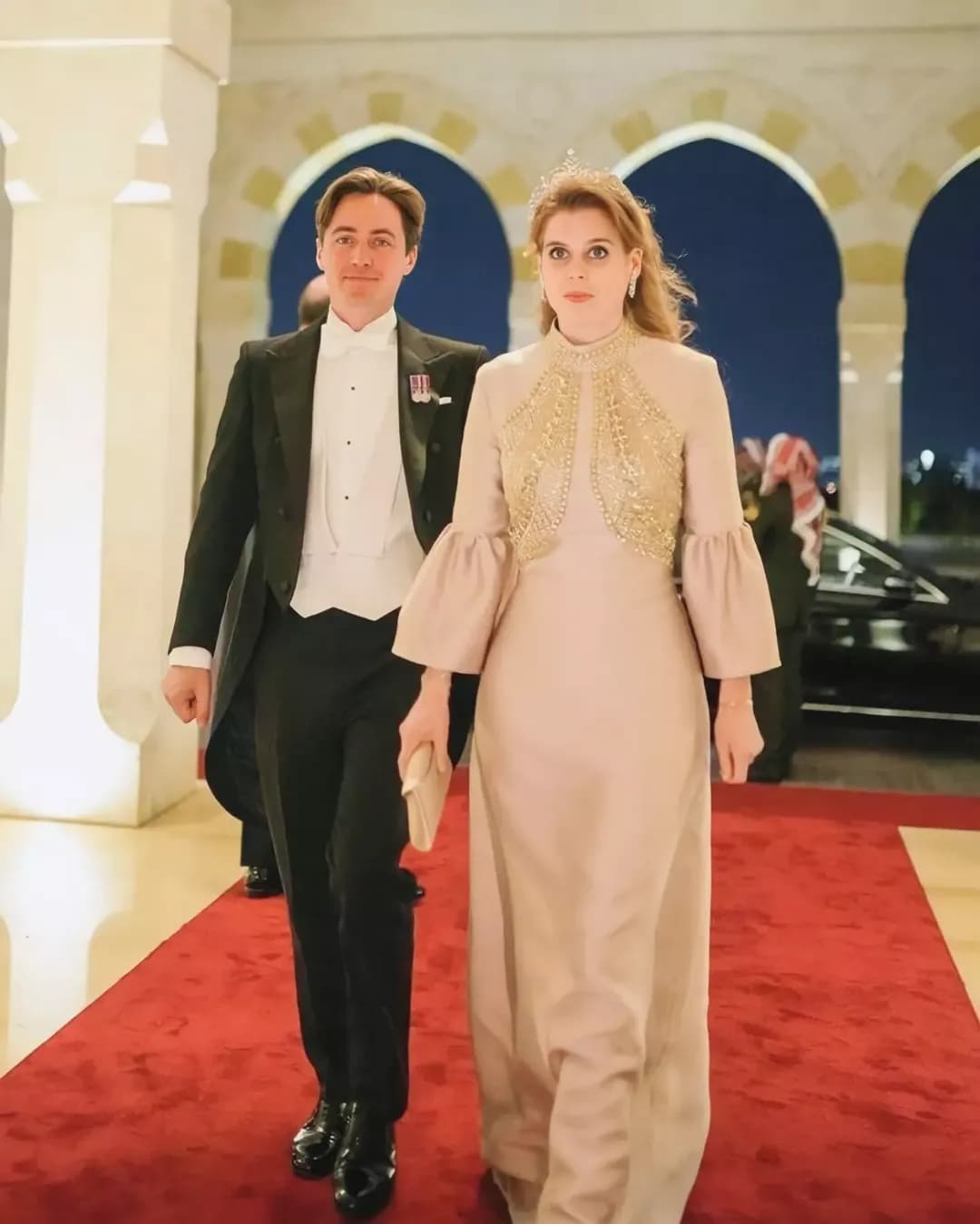 碧翠絲（右）與地產開發商丈夫莫茨（左）結婚7年。（翻攝princessbeatriceroyal IG）