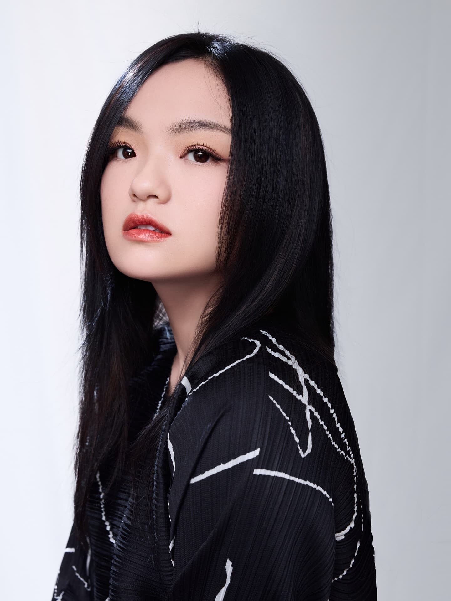 徐佳瑩的MV由比爾賈執導,婚後被傳漸行漸遠。(翻攝自徐佳瑩臉書)