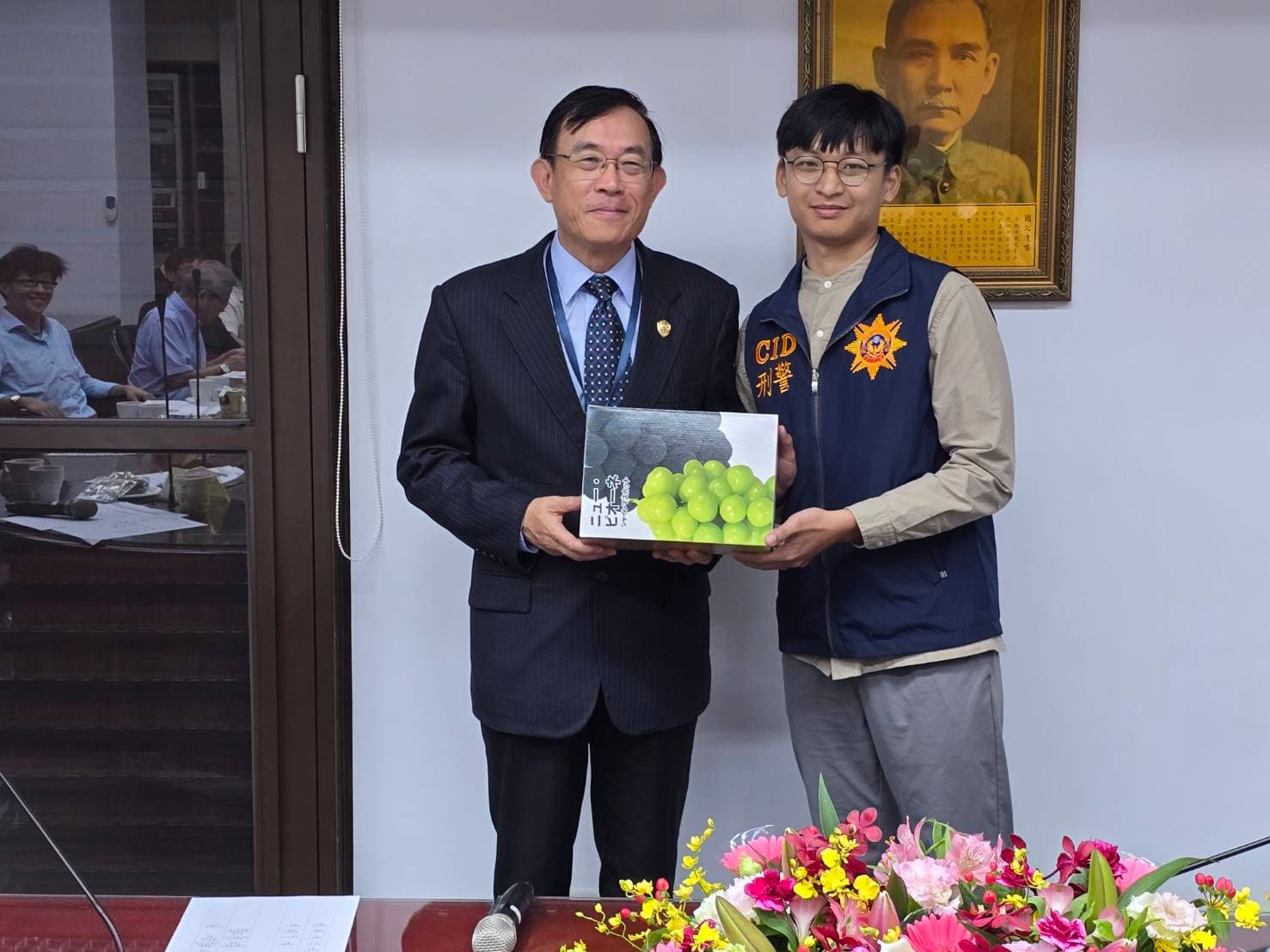 宜蘭縣警察局羅東分局林聖展偵查佐發掘共諜案，聯手刑事局父親林志賢偵辦，成為偵辦國安案件經典案例，深受檢察總長邢泰釗肯定。 （最高檢提供）