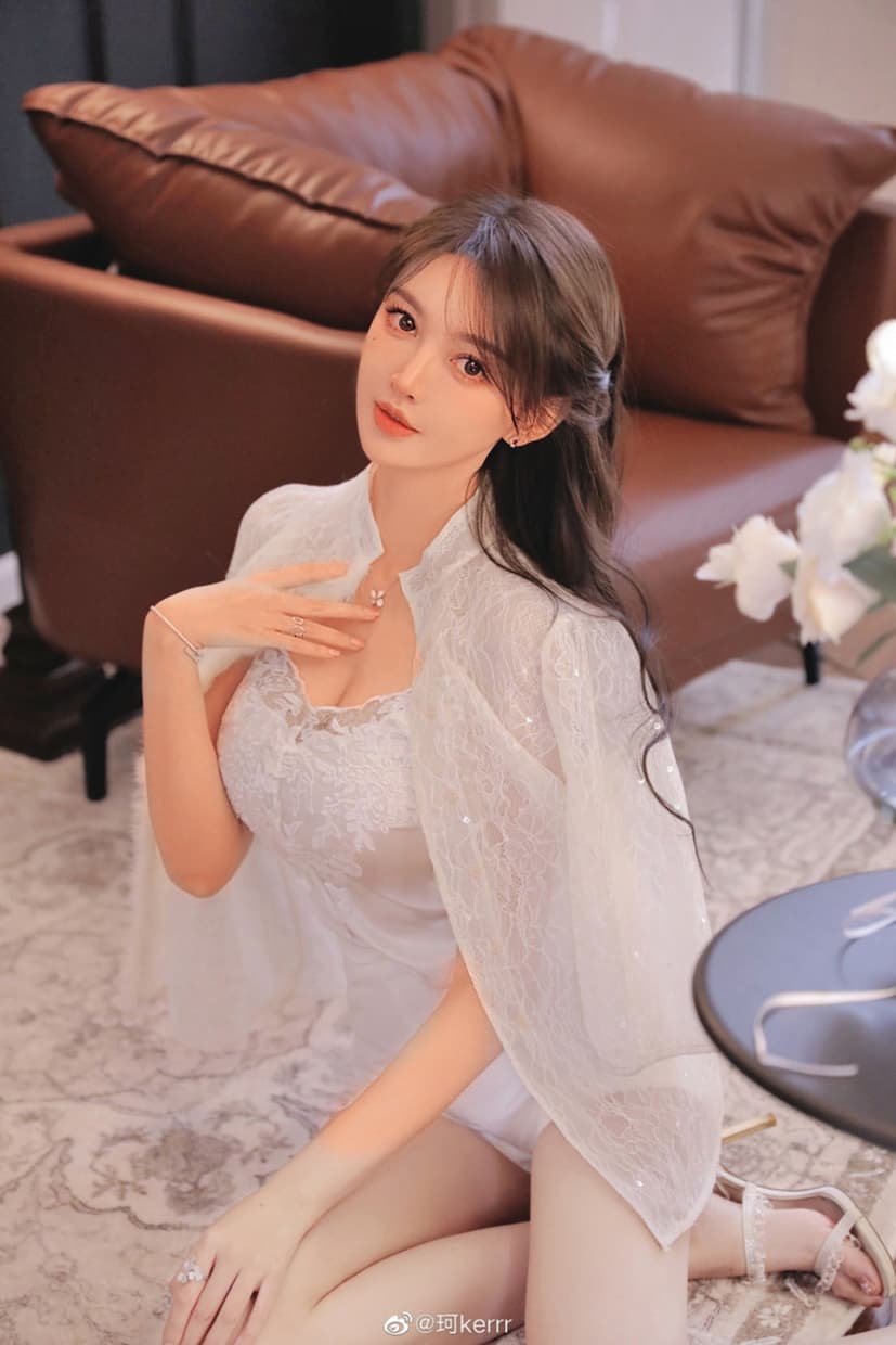 黃曉明前女友葉珂分手後,火速懷胎生子,但沒證實生父是誰。(翻攝自葉珂微博)