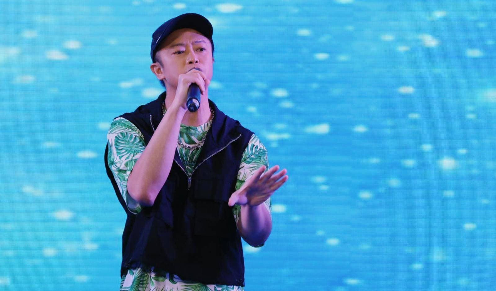 彈頭推出個人首張專輯《時光女伶》,分享首波暖身曲〈愛妳一夜〉的幕後故事。(美秀創意提供)