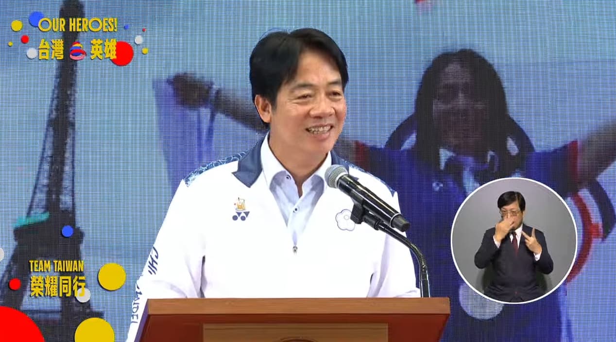 賴清德感謝所有選手們和教練及後勤團隊,也特別提到中華奧會以及代表台灣站上奧運的9名裁判。(翻攝自文總直播)