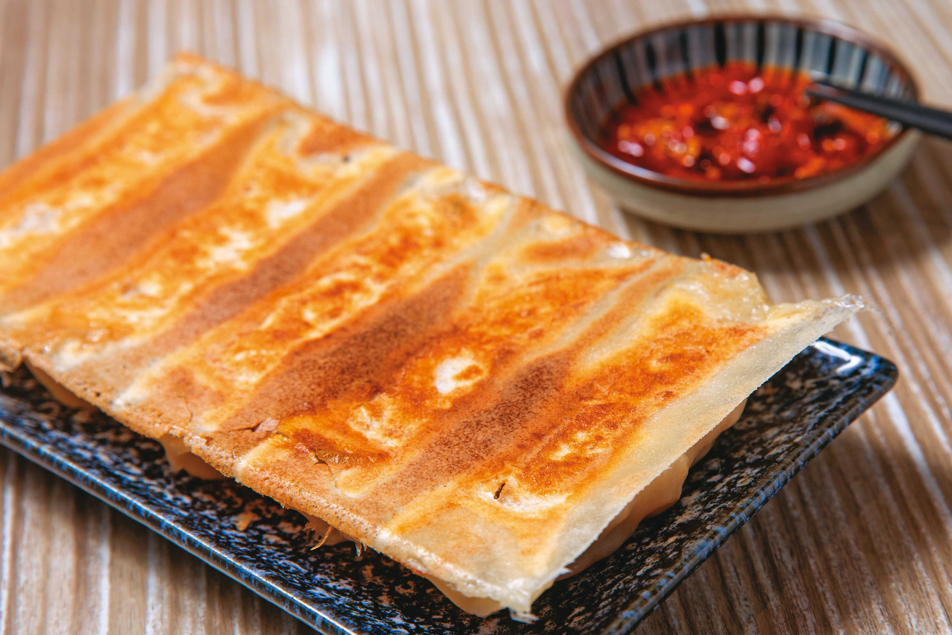 餃子樂的海老鮮肉煎餃是店內熱門商品,是在東湖老店吃不到的口味。(5顆/155元)