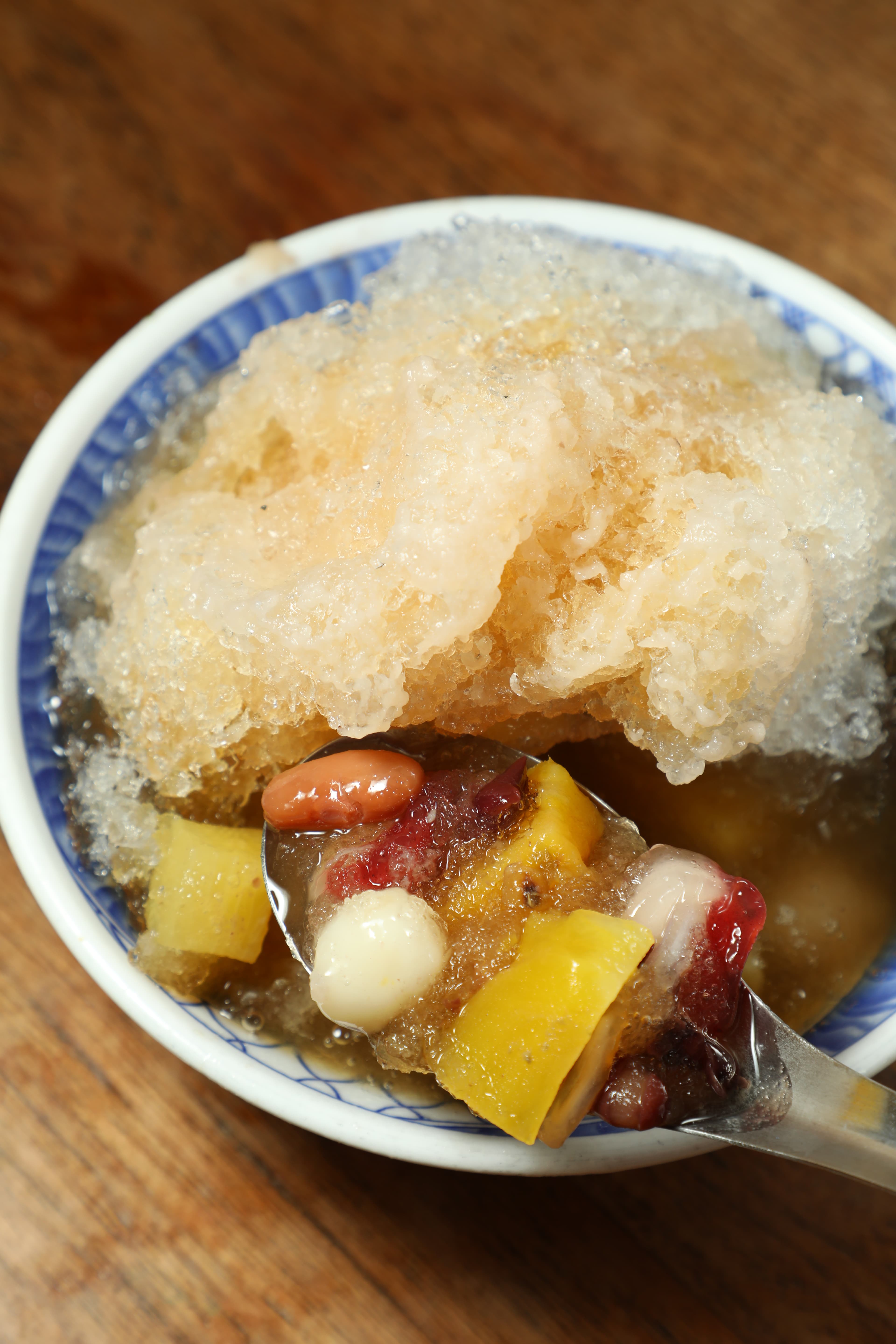 「八寶冰」的配料豐富至極,幸福感超高。(65元/碗)