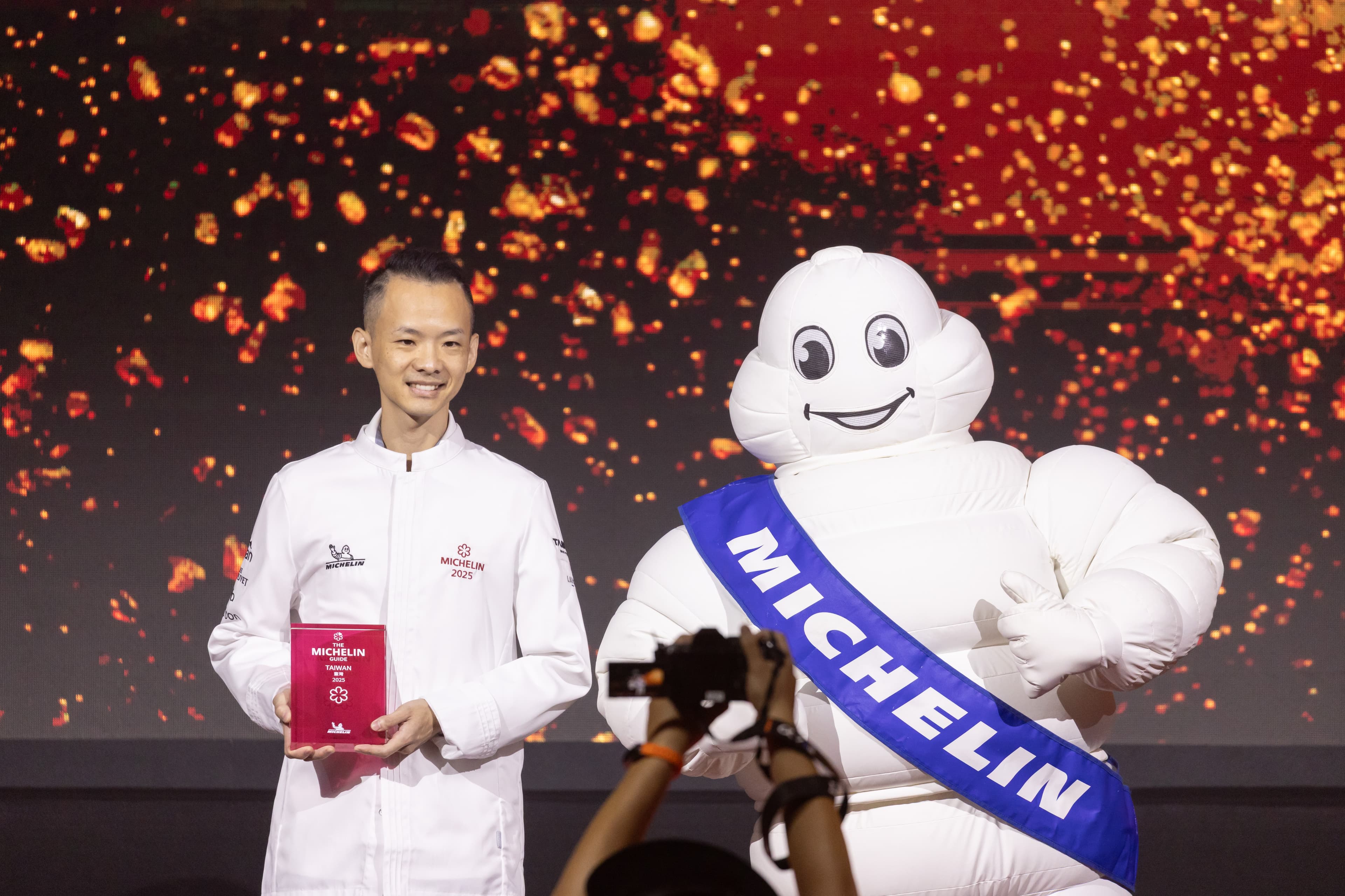 蔡中和是南台灣近年迅速崛起的新銳主廚之一,2023年春天開張了第一間完全依自己心意打造的Fine Dining餐廳「方蒔」,2025年拿下一星。