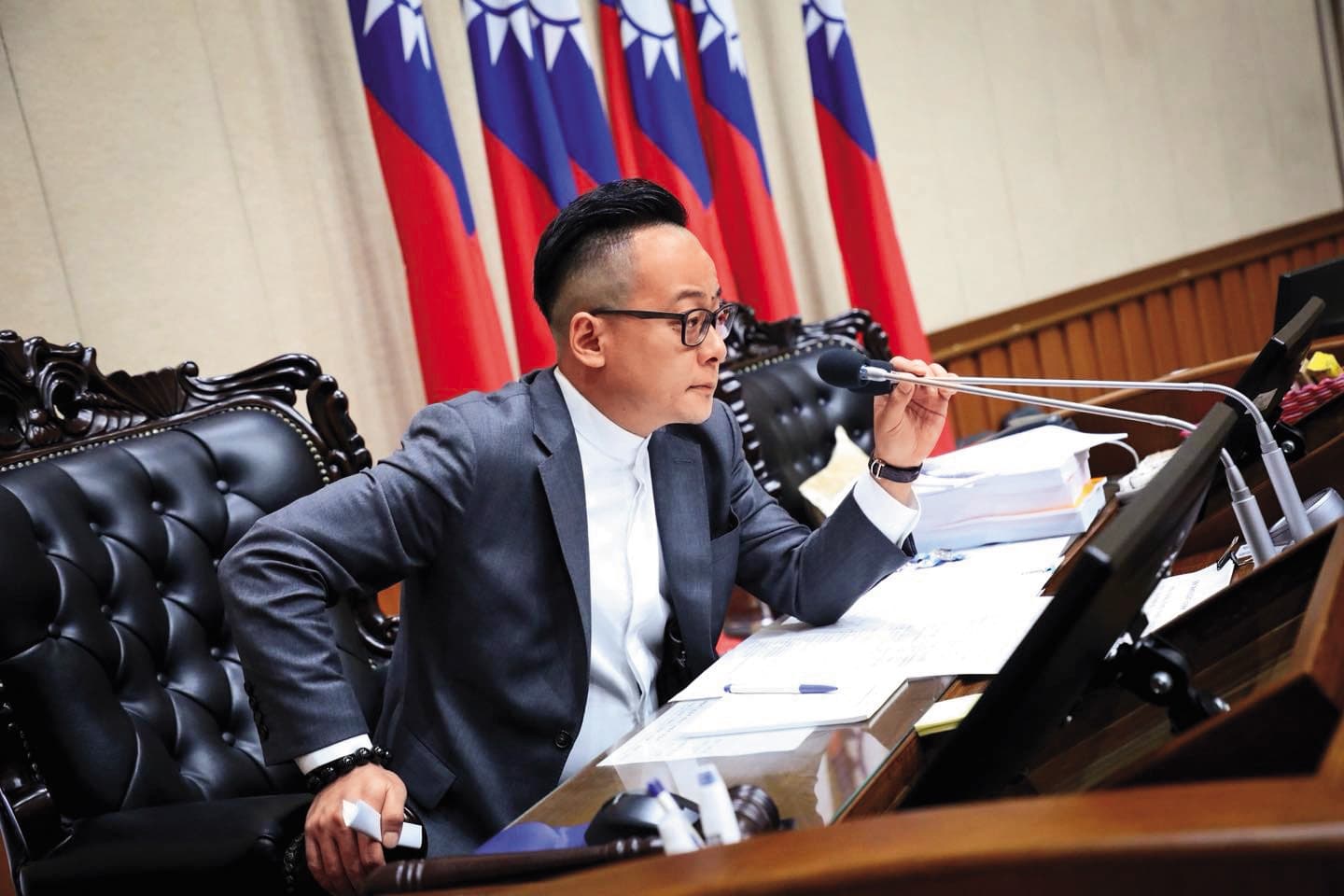 童子瑋(圖)認為,謝國樑將自身旅遊經驗轉化為市政的過程應有更多規劃。(翻攝童子瑋臉書)