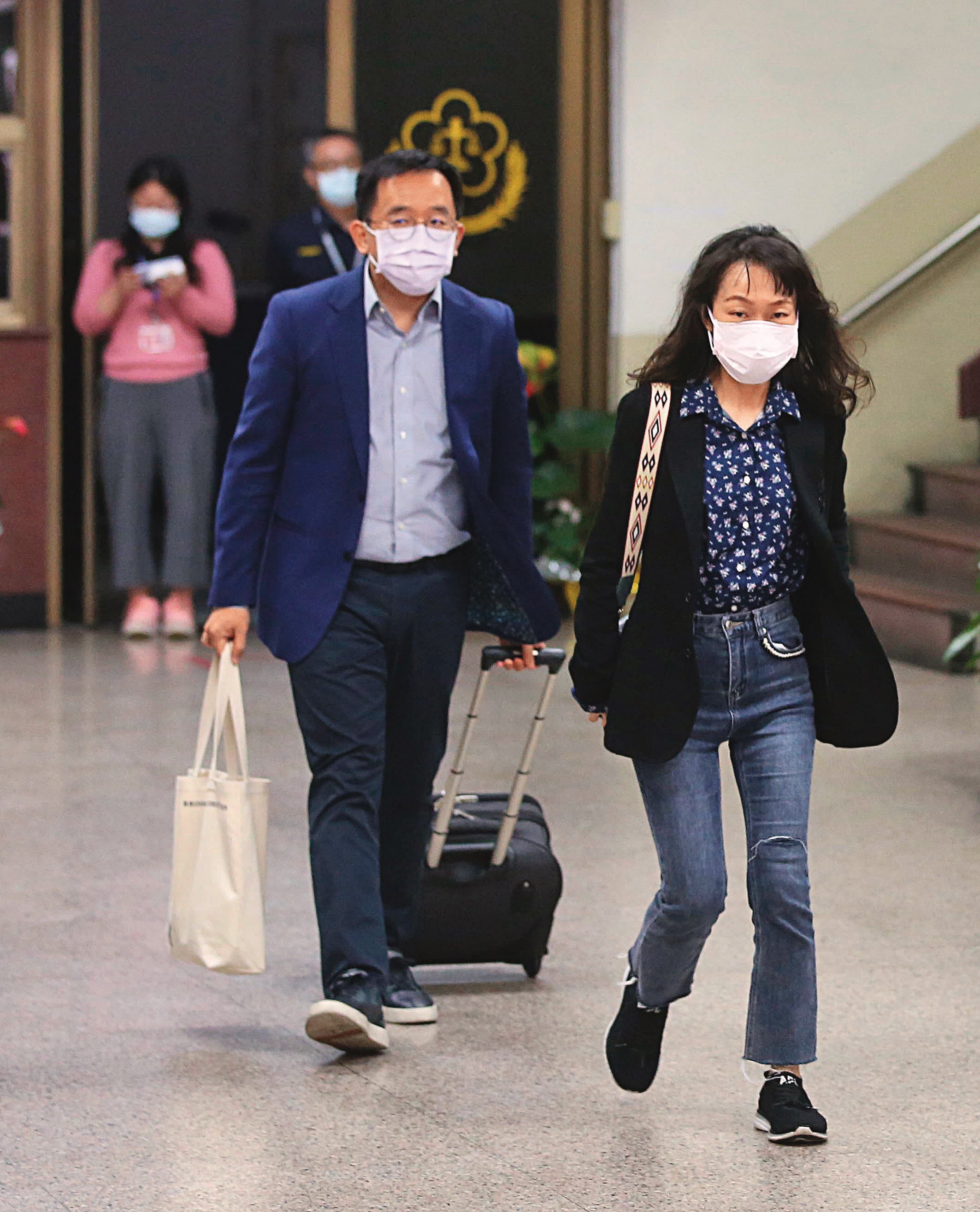 陳致中黃睿靚夫婦因涉替扁珍洗錢，均遭判有罪確定，陳入獄後假釋，黃獲緩刑。
