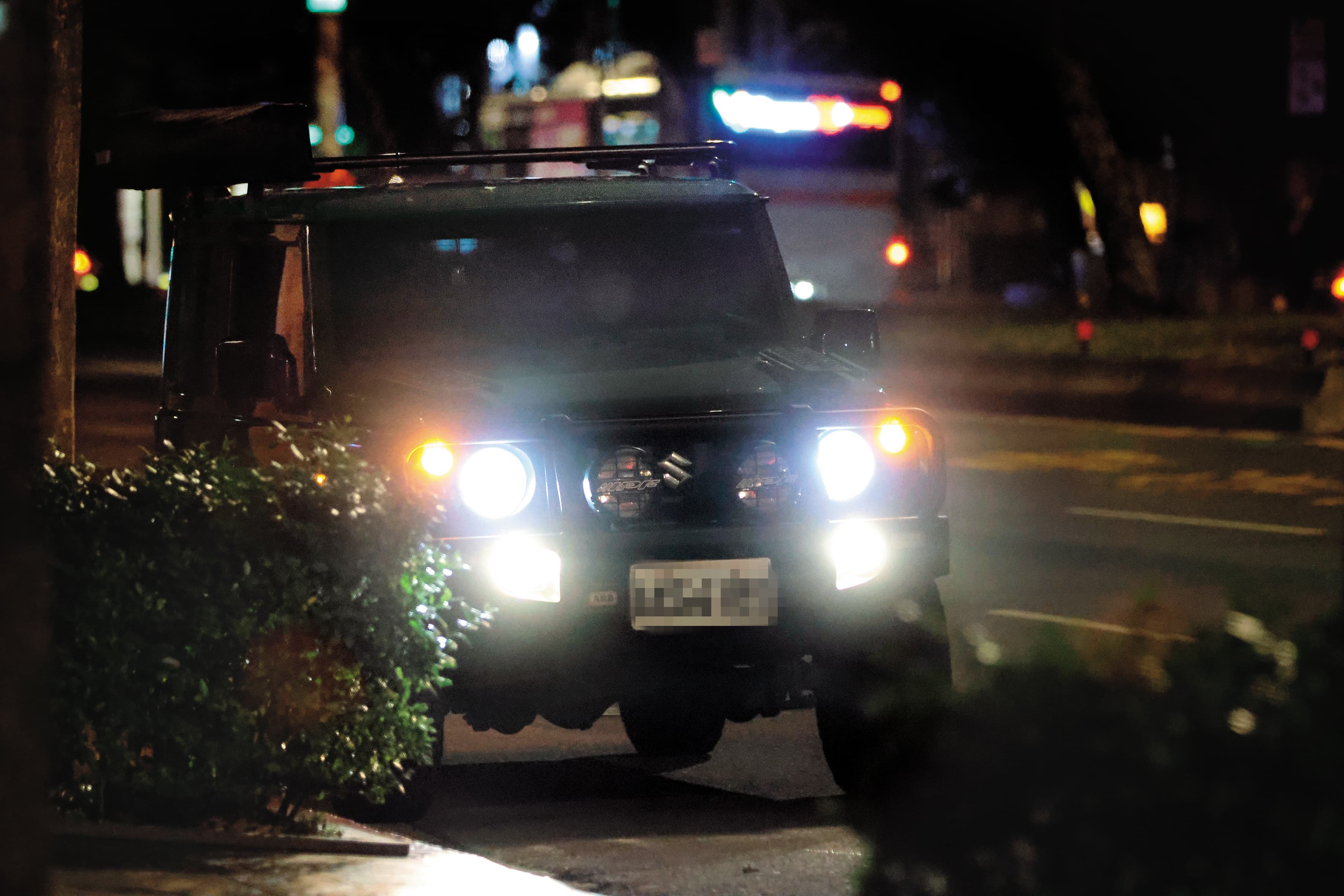 12/5 22:18 王少偉的吉普車出現在許藍方的家門。
