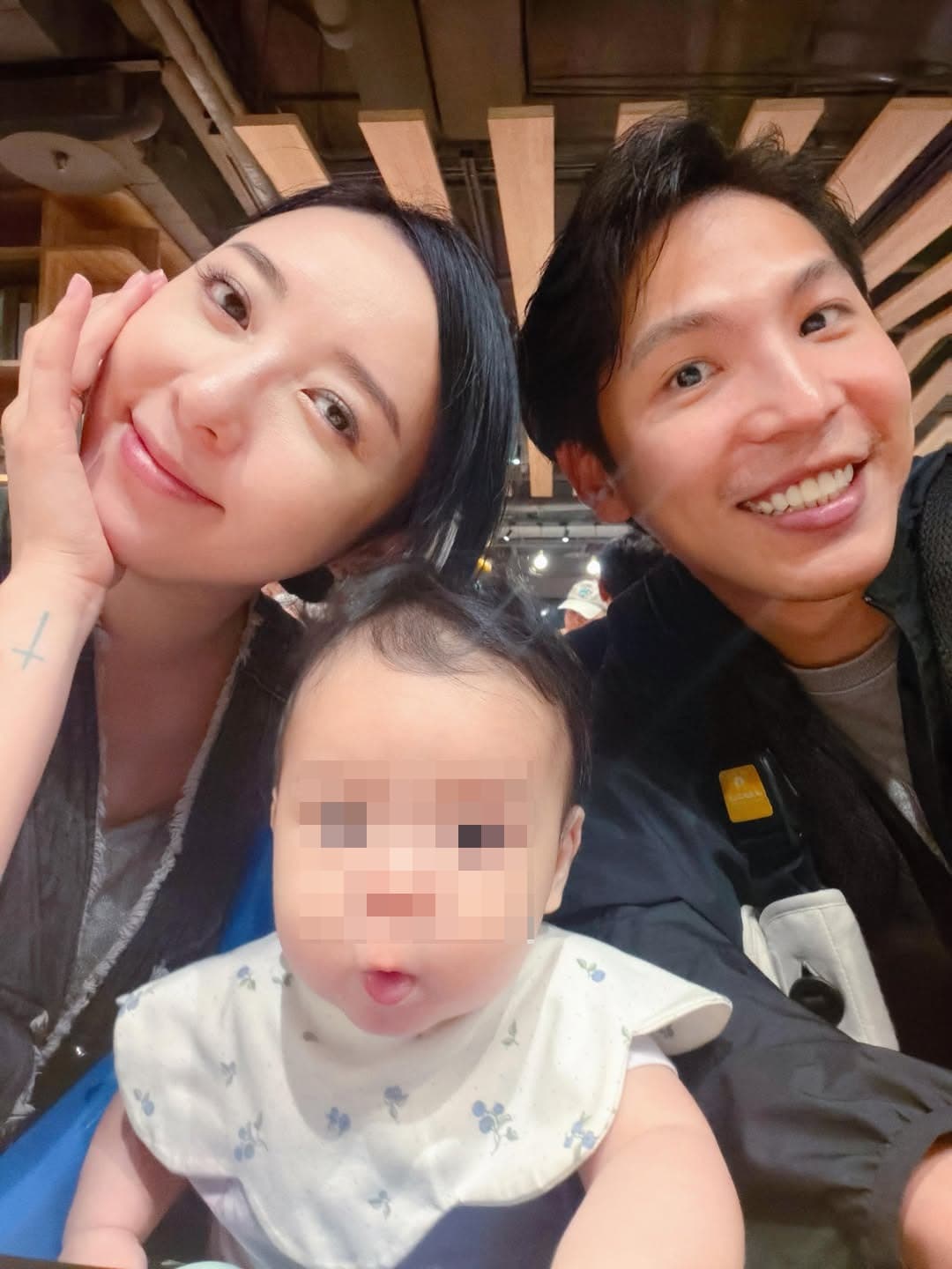 五熊婚後育有1子，平時也常分享一家三口日常生活照片。（翻攝自蔡頤榛IG）
