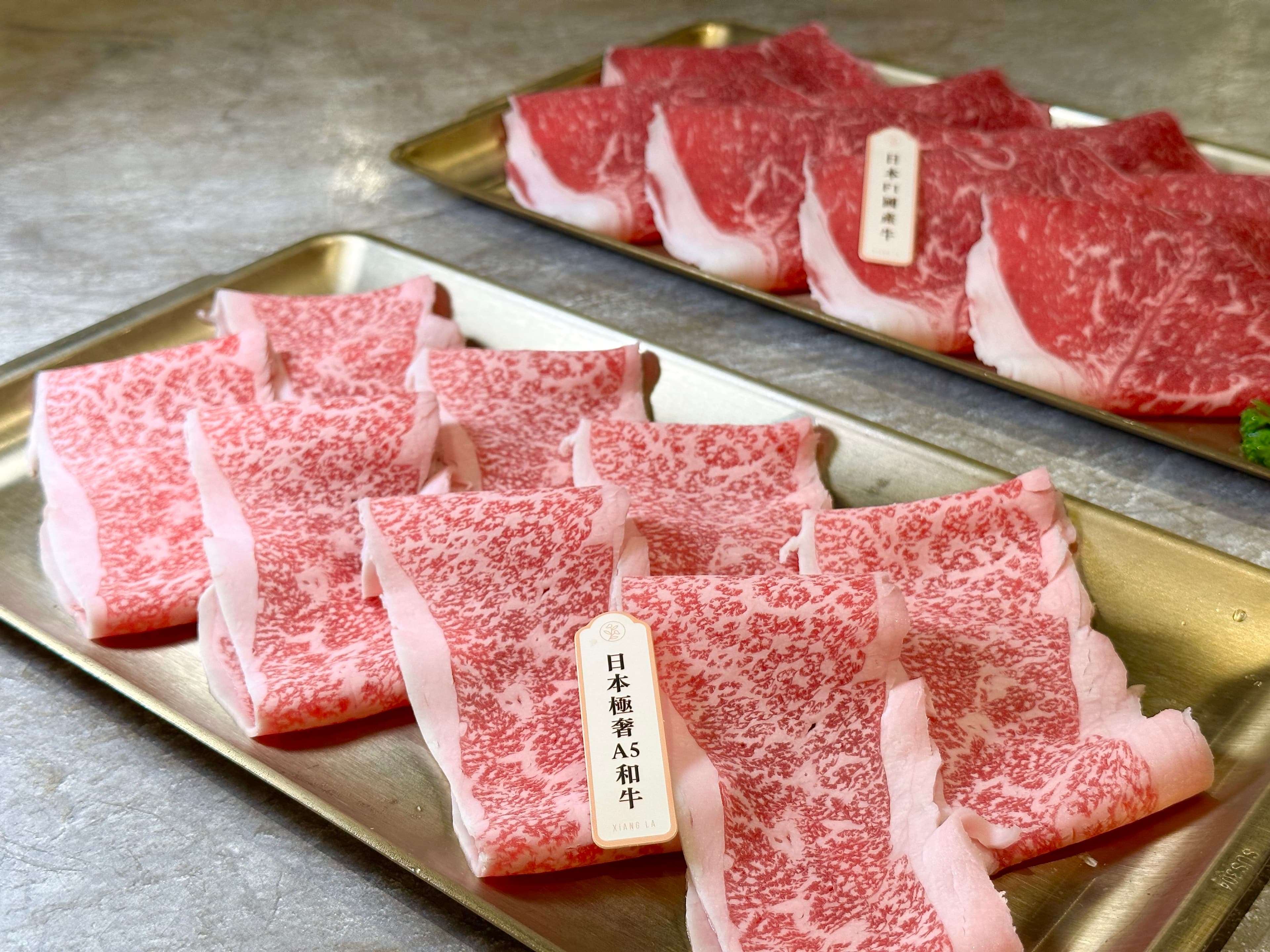 1,580元「極奢A5和牛嚮」套餐,牛肉升級成日本的A5和牛和F1國產牛。