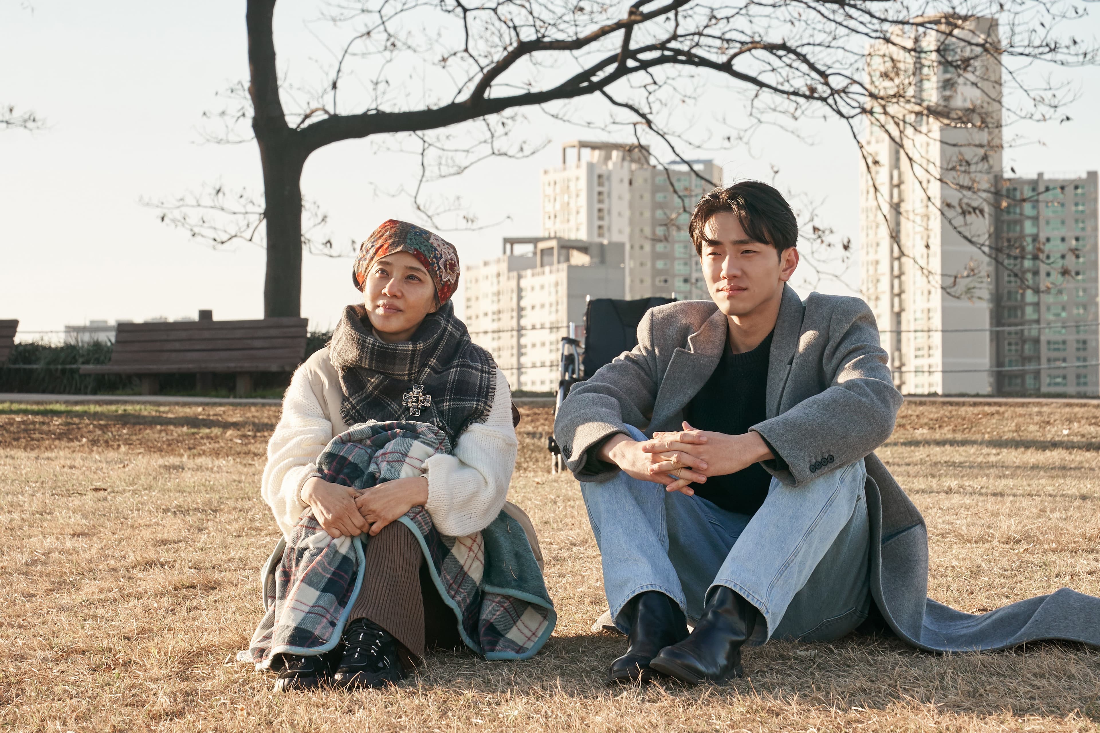 韓劇《大都市的愛情法》改編自朴相映作家小說,第4集最後高煐與媽媽恩淑的互動讓許秦豪導演印象深刻。(friDay影音提供)