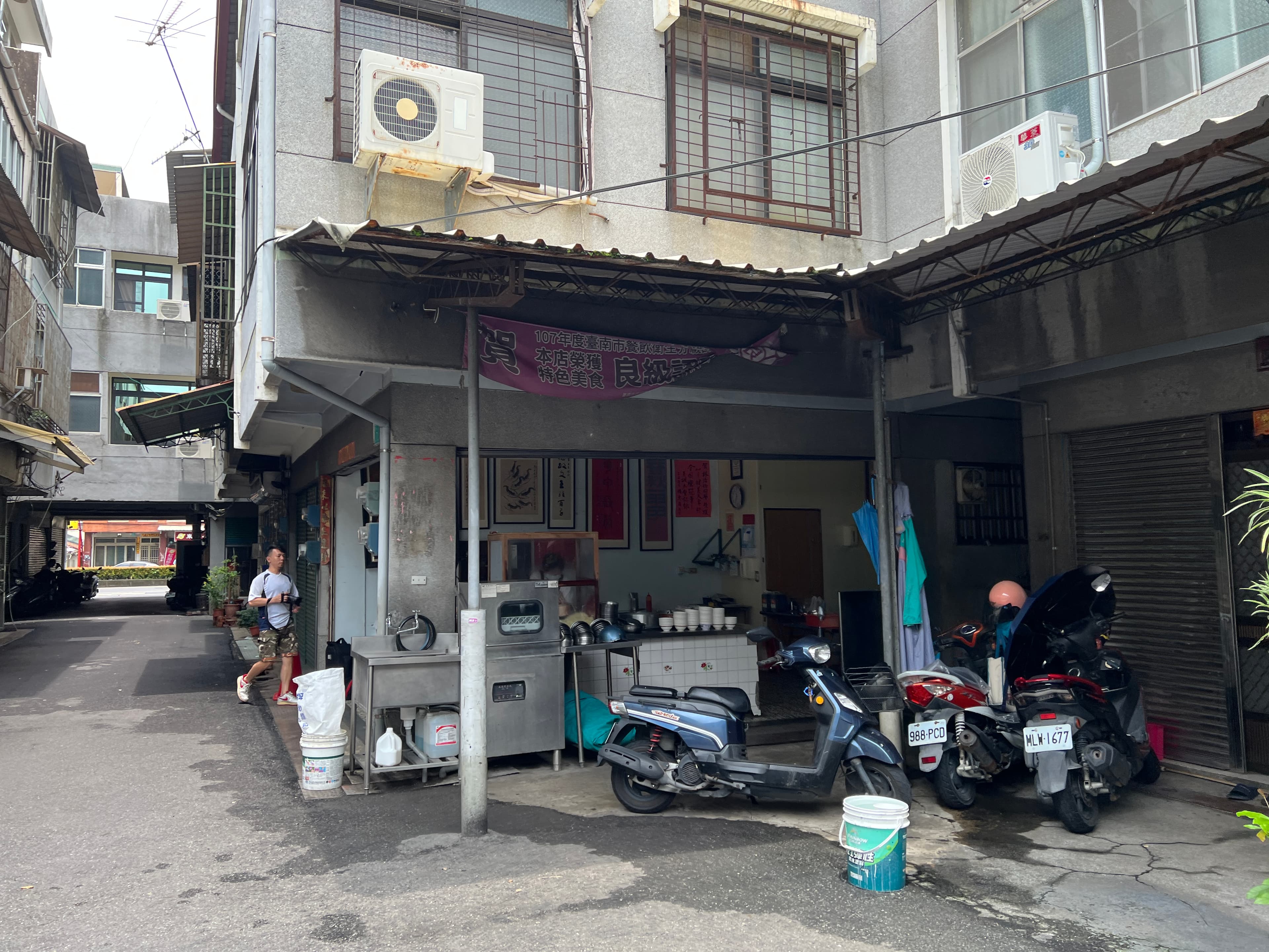 「林家豆菜麵」隱身在巷子裡,但其實這一帶早年是六甲菜市場,後來市場搬遷才寥落下來。