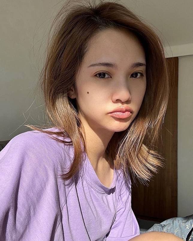 楊丞琳被傳穿著白衣服吃火龍果,但經紀人否認此事。(翻攝自楊丞琳IG)