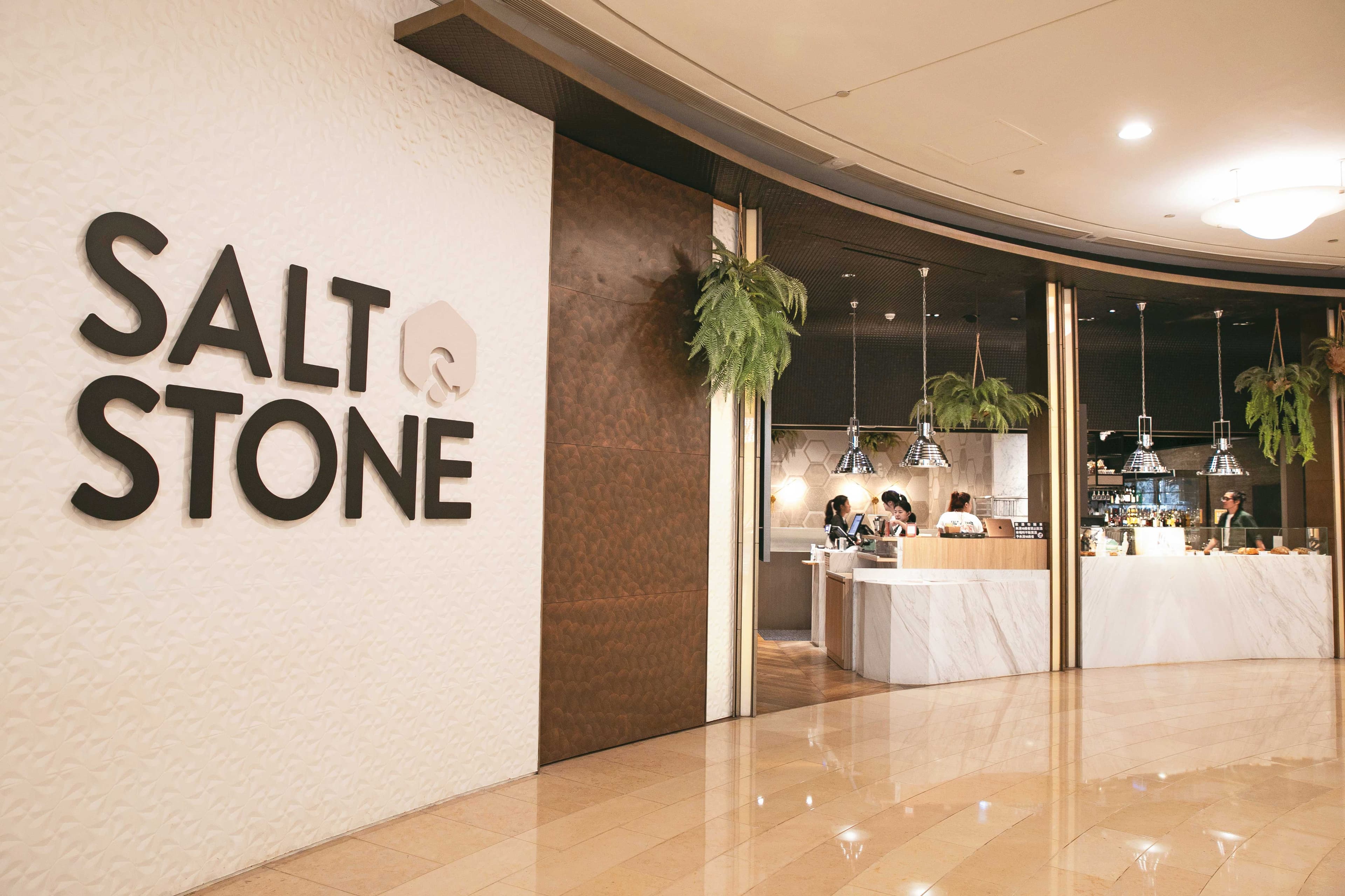 SALT&STONE起家店就在台北101,生意相當不錯。