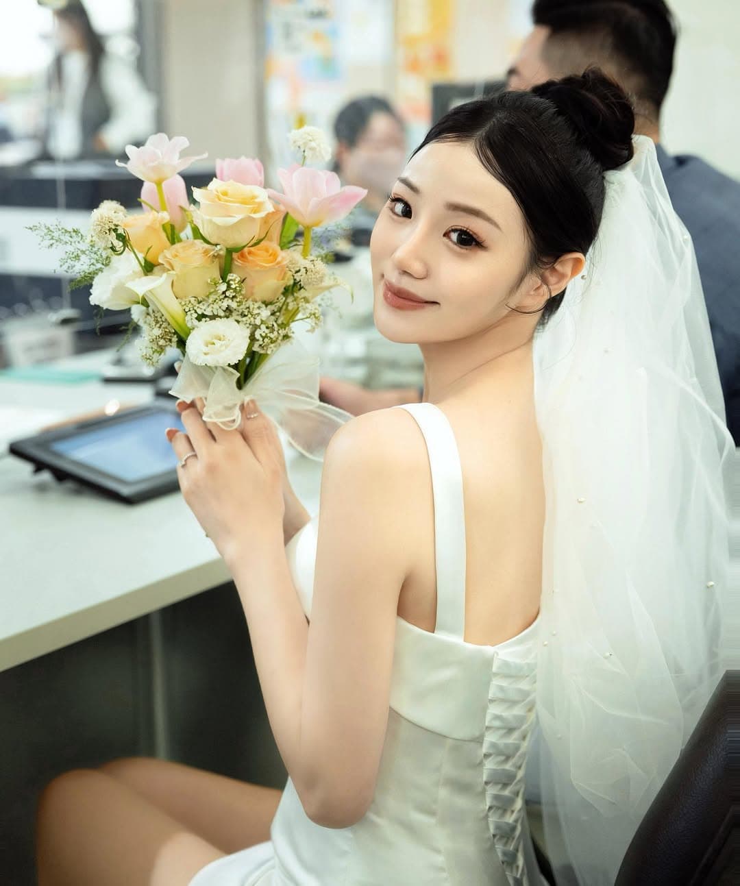 劉錚老婆身分引起球迷好奇,被發現是長榮空姐。(翻攝自劉錚老婆IG)