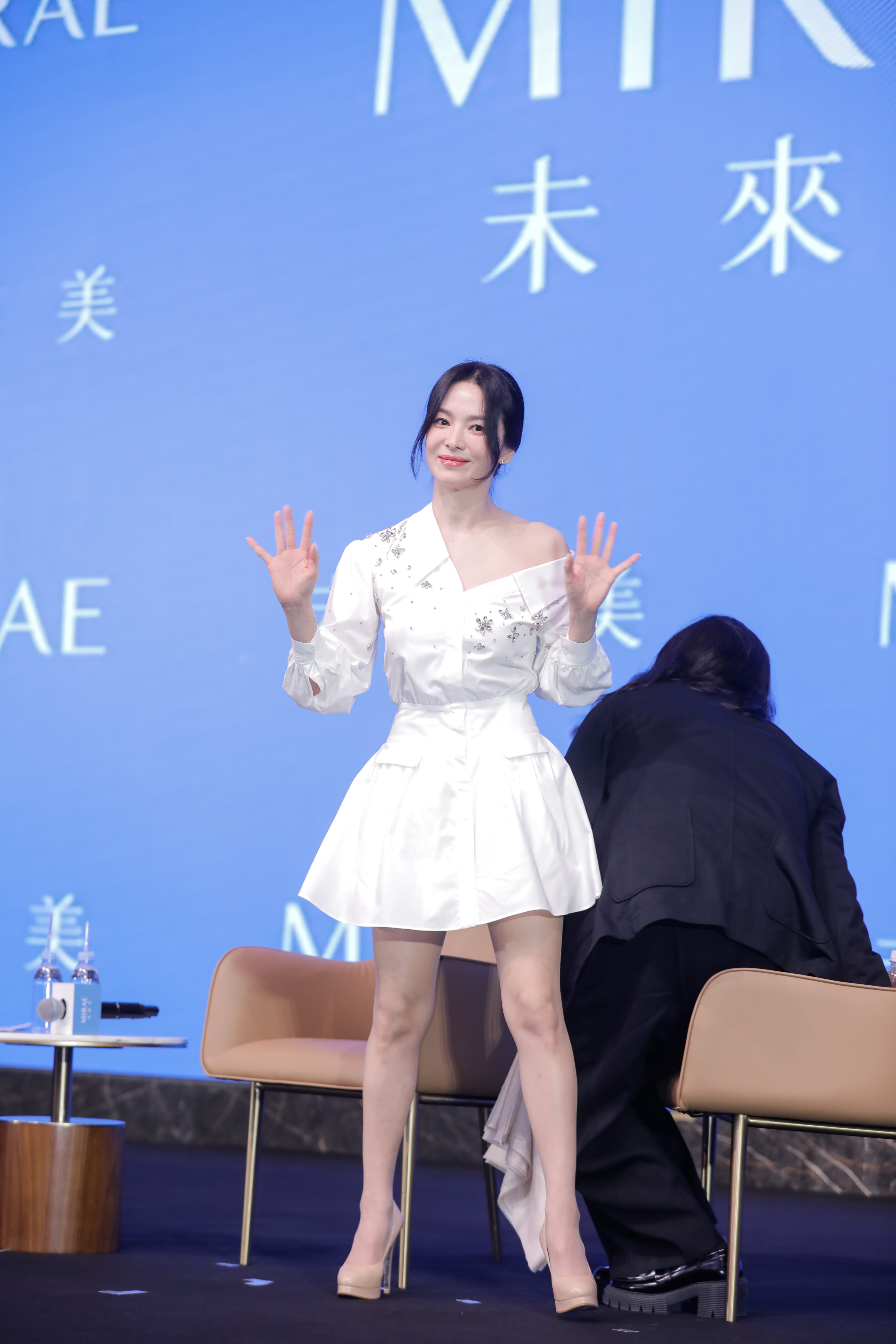 宋慧喬在記者會上分享許多自己拍戲與保養的習慣。
