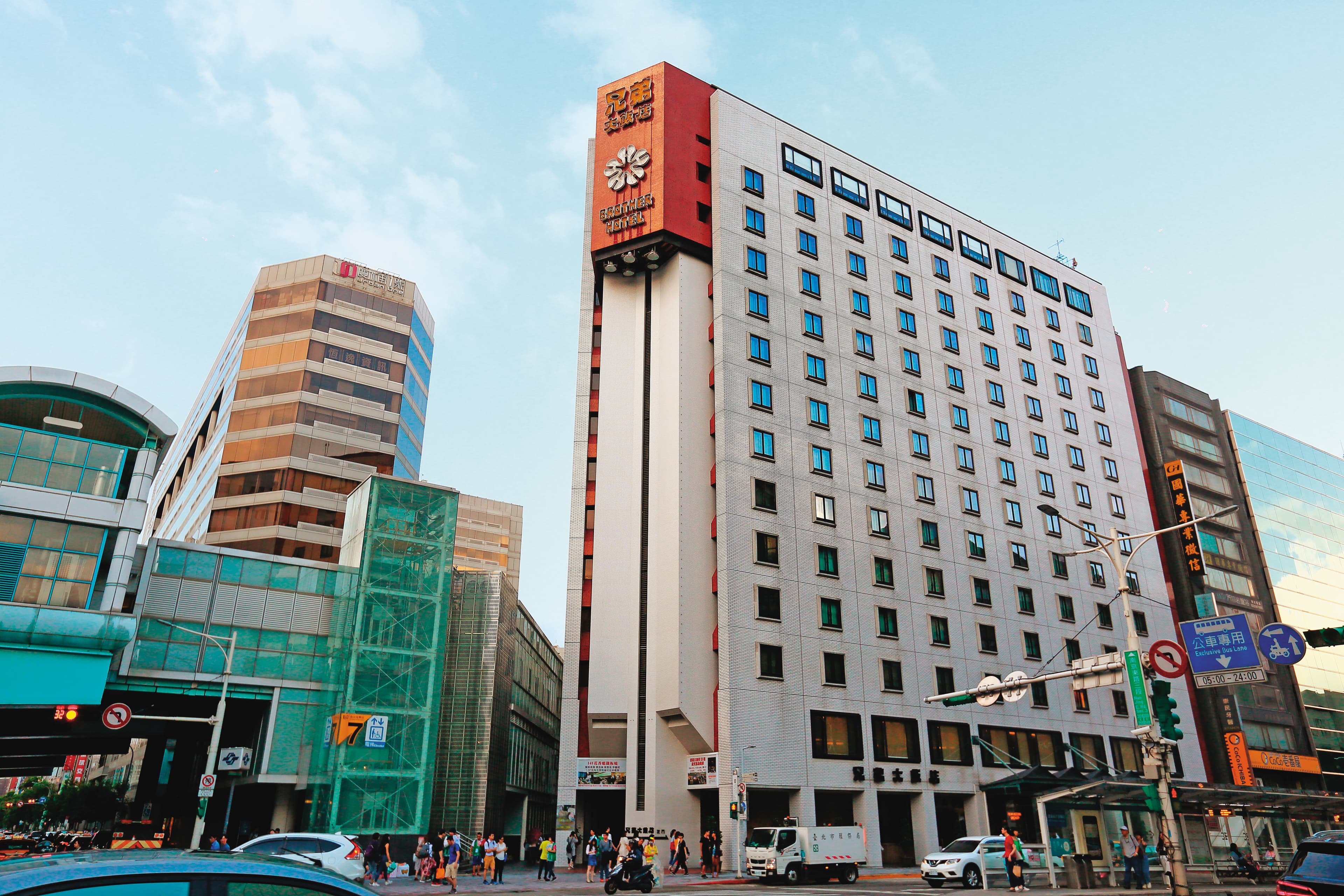 兄弟飯店(圖)是洪騰勝與4位弟弟合資開設,但如今洪騰勝已無持股。