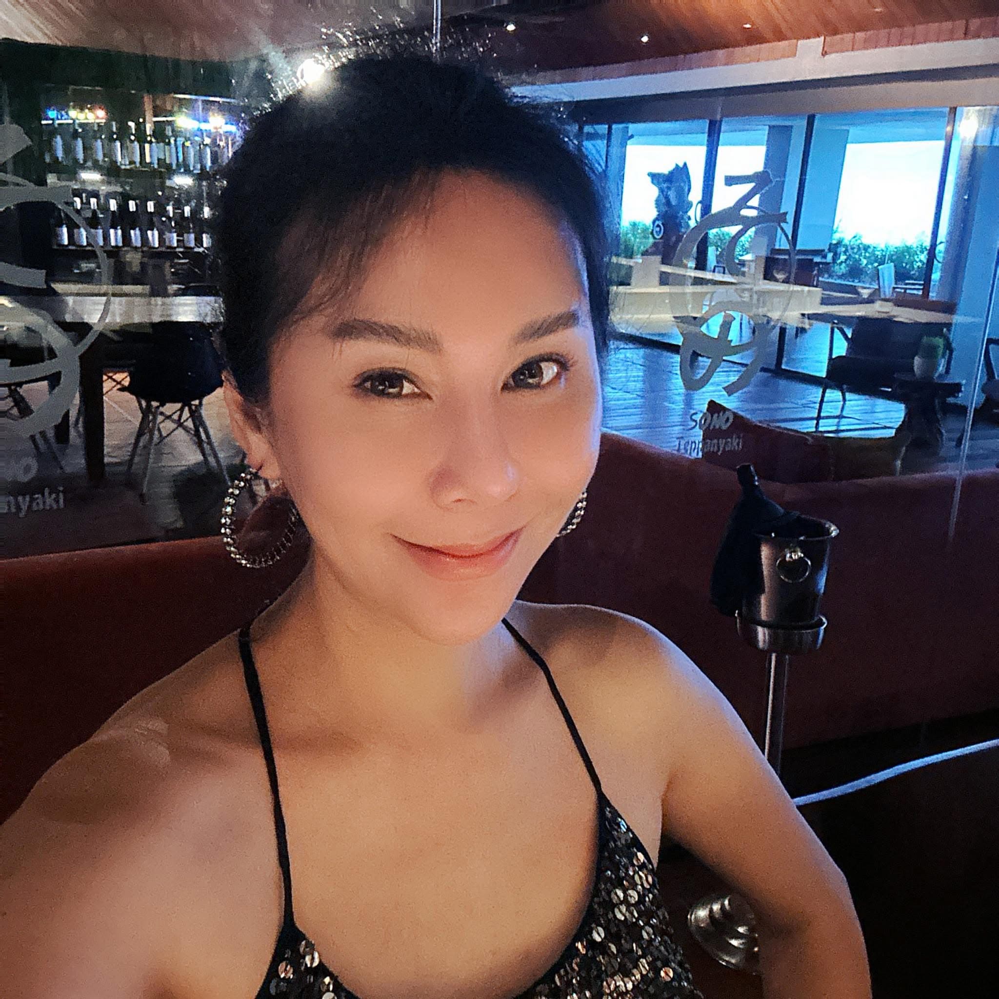 名模洪曉蕾2023年在西班牙旅遊時因感染住進加護病房手術。(翻攝自洪曉蕾臉書)