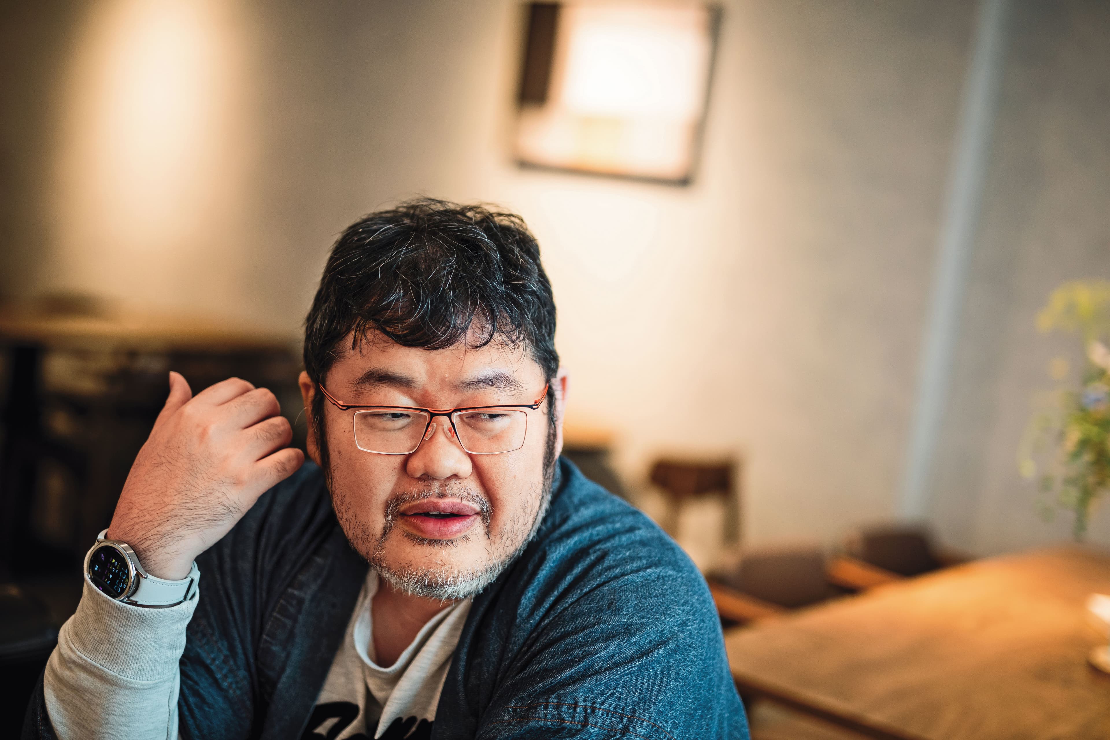 二訪時四叉貓沒有電腦,手機也因換服務商沒有網路,專注力終於稍有提升。