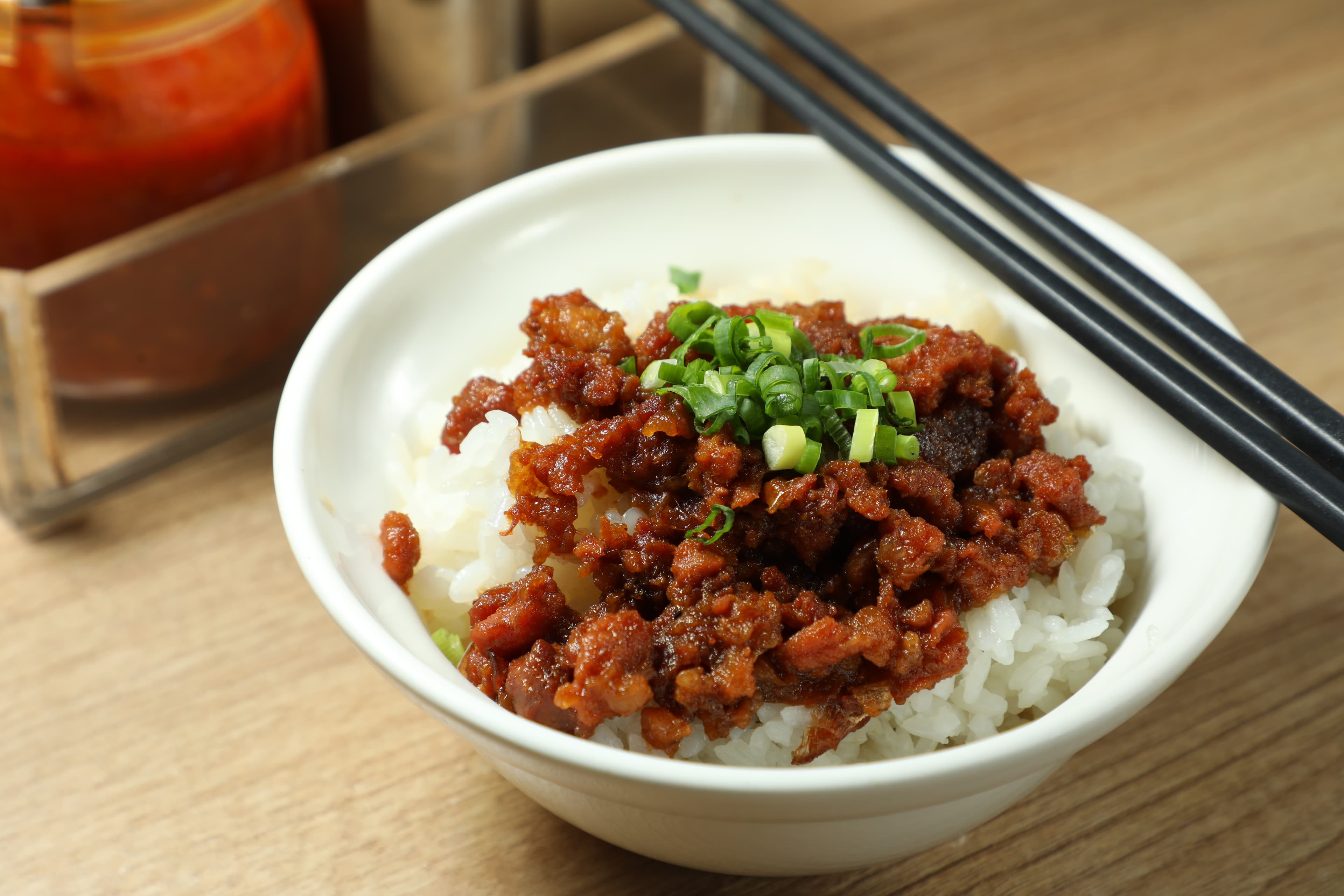 「肉臊飯」香氣濃郁卻毫不油膩。(45元/份)