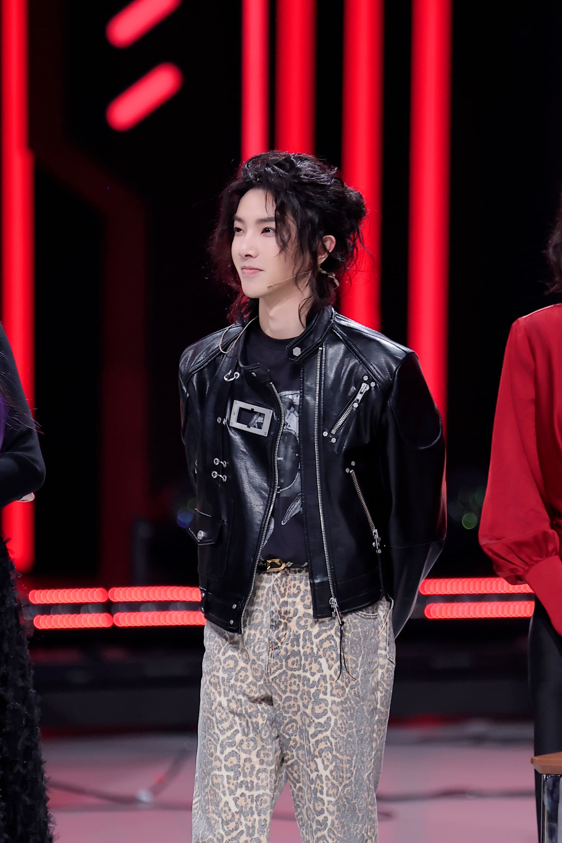 華晨宇未婚生下小孩一事,情節被形容有如偶像劇般曲折。(翻攝自華晨宇微博)