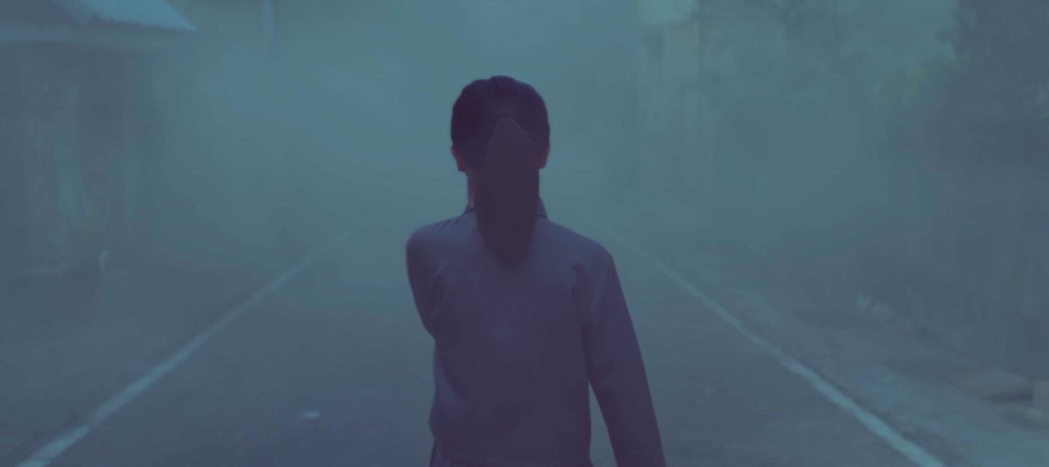 影集裡的煙霧神祕氣氛經由事先拍攝再透過特效處理(圖為特效處理後)。(奇蹟映畫所提供)