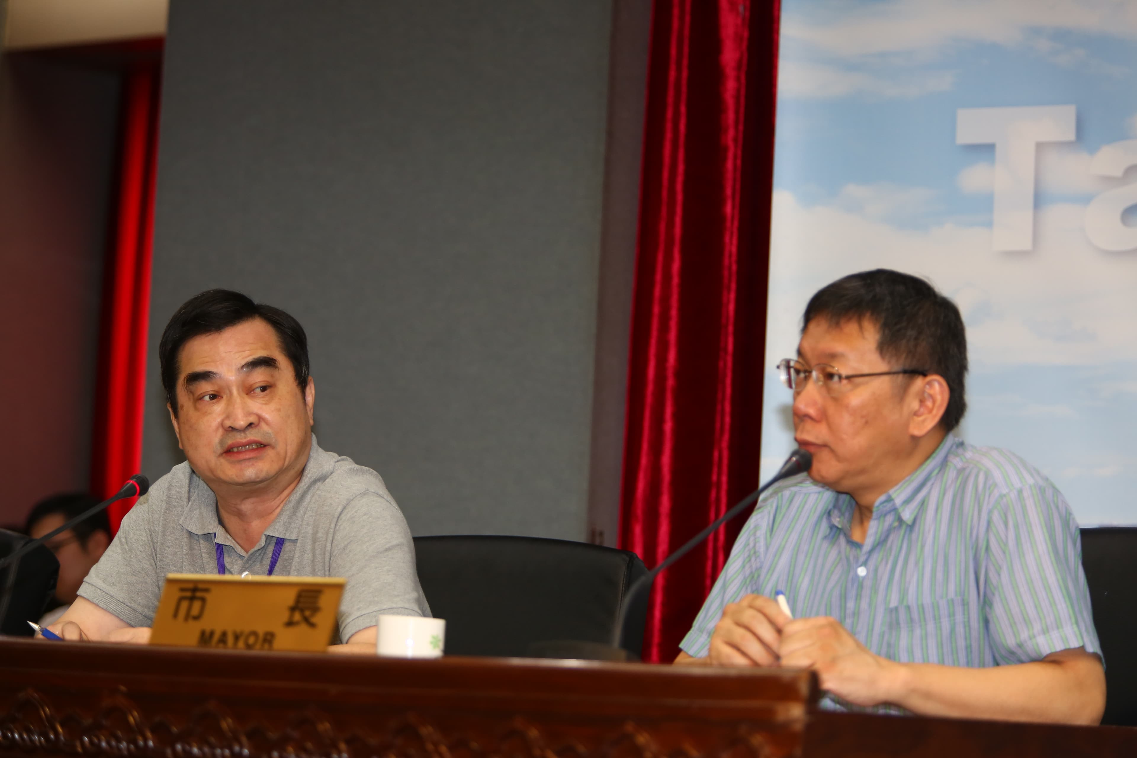 前台北市副市長鄧家基(左)是民眾黨推薦的考試委員之一。