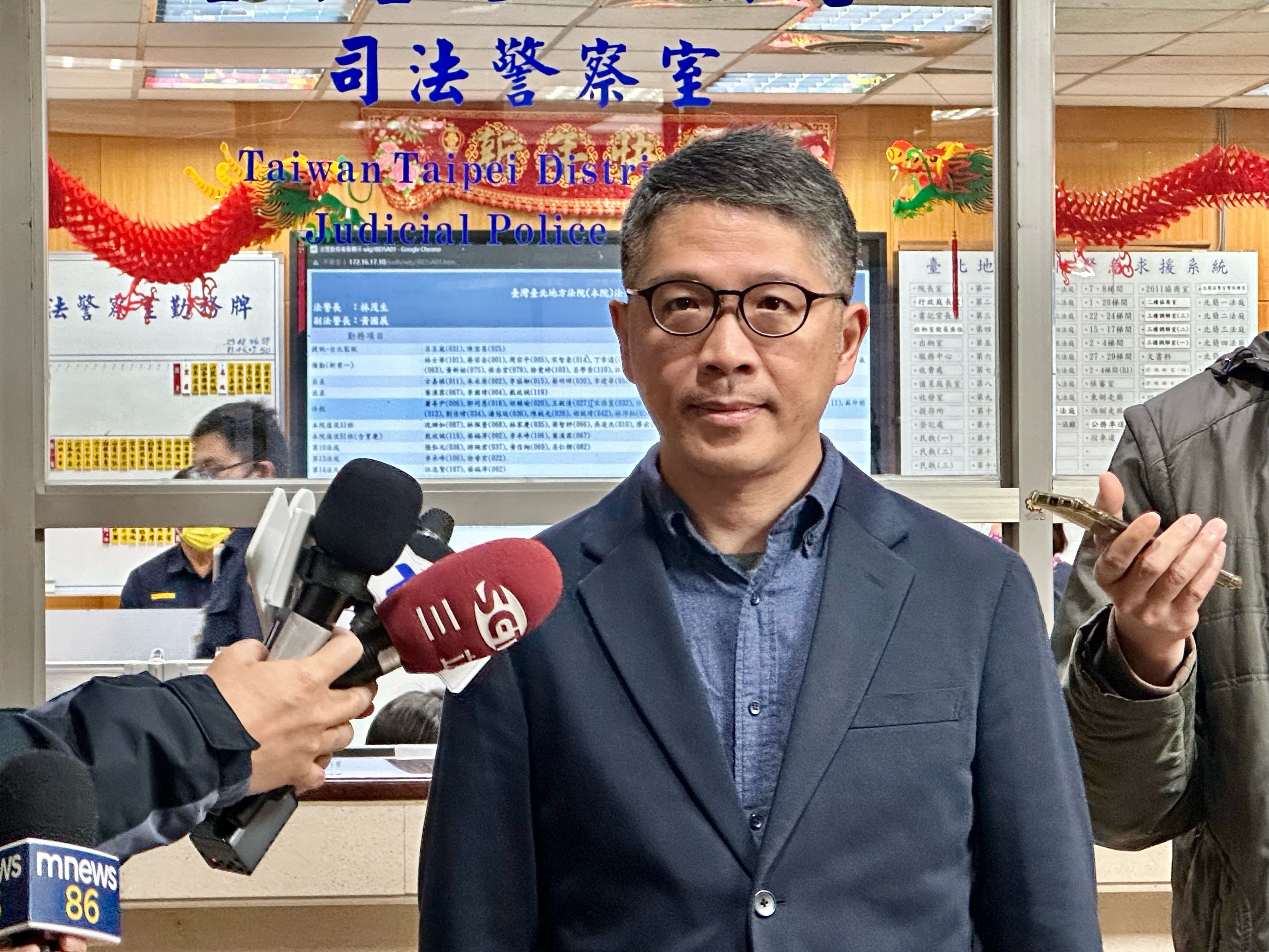 資深媒體人樊啓明作證指出，案發後數日，鍾向他求助。