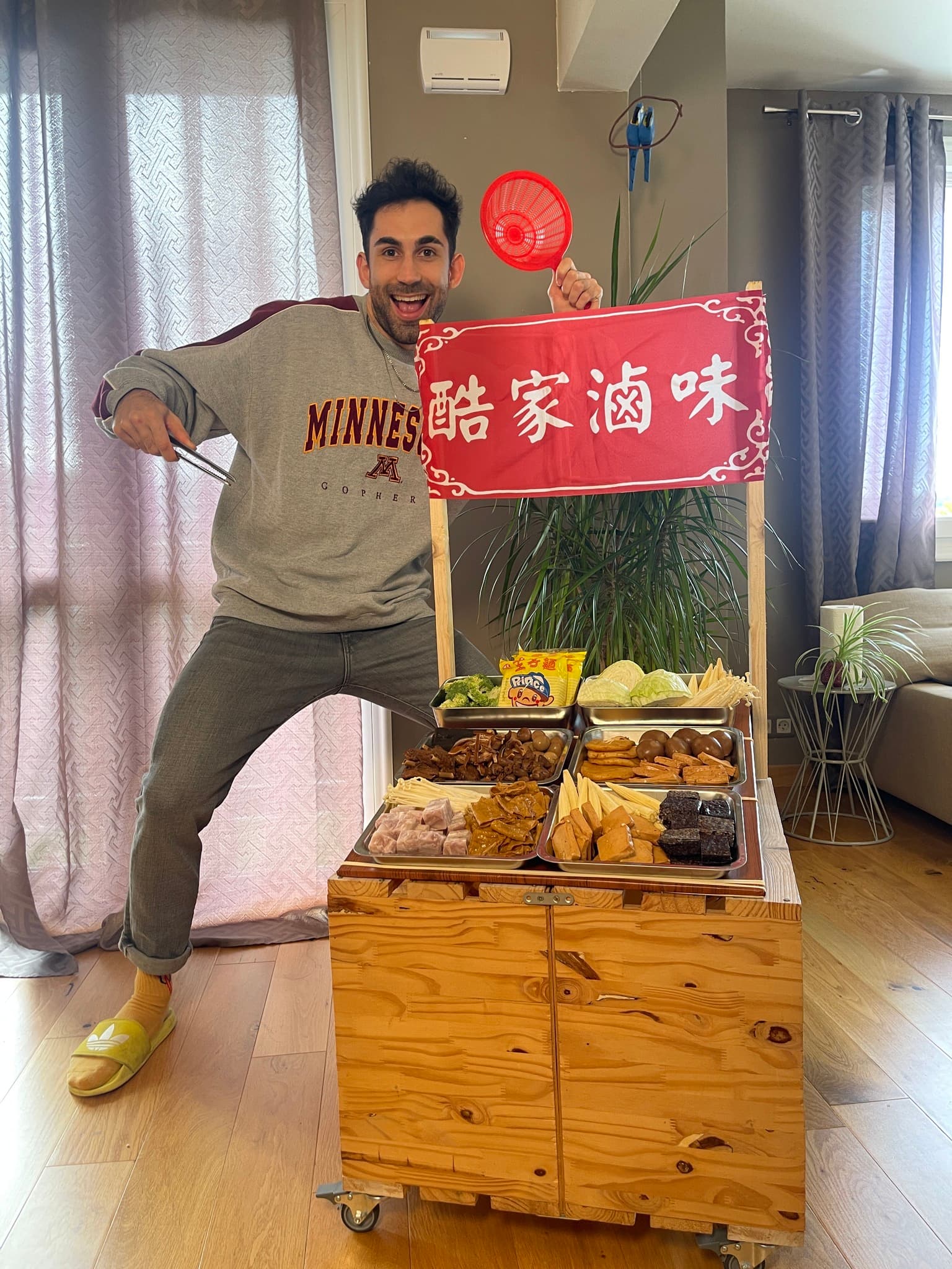 YouTuber「酷」經常透過影片向法國人宣傳台灣的美好。(翻攝自酷的夢- Ku's dream臉書)