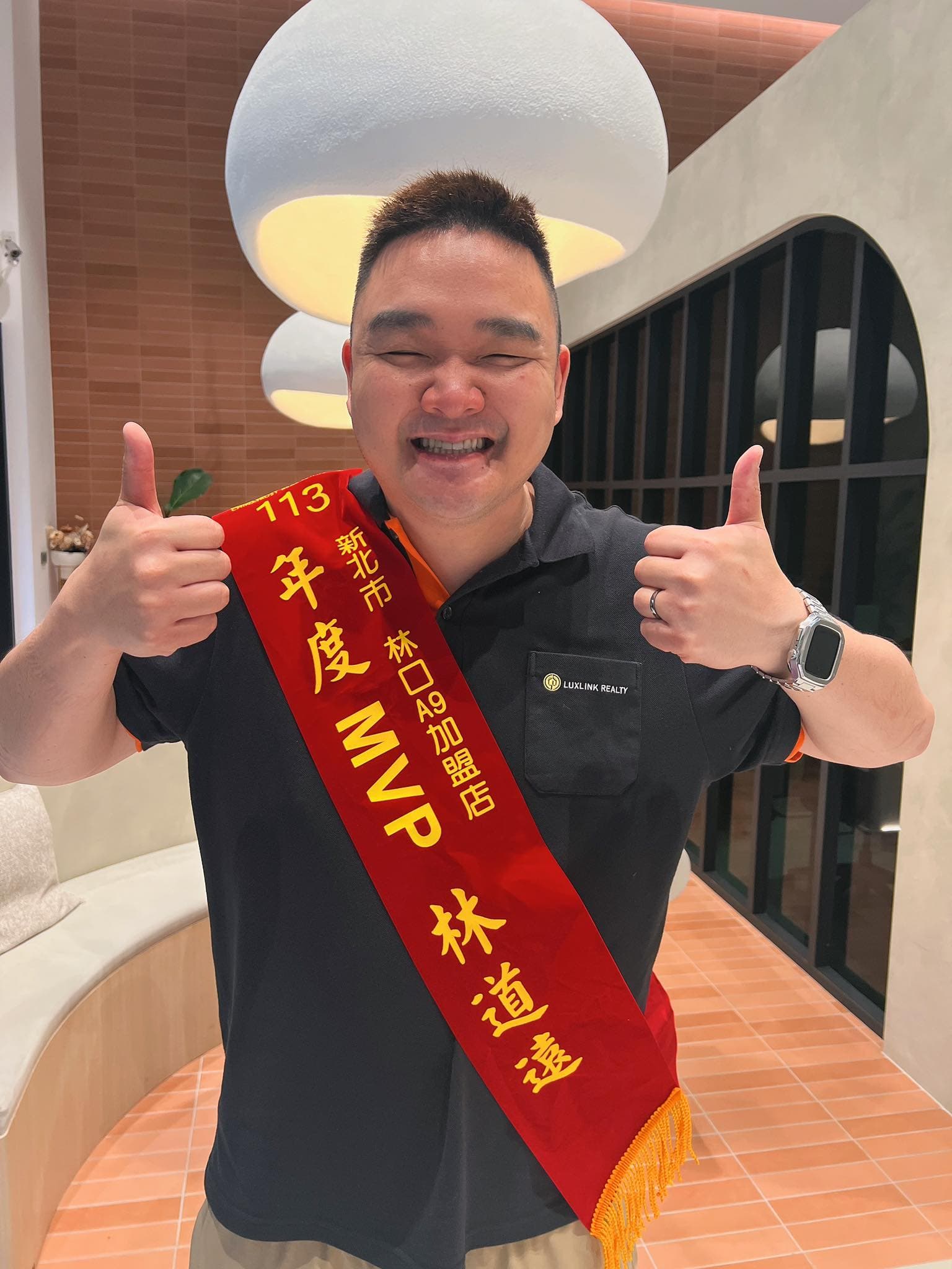 林道遠走出人生低谷,如今努力活出自己。(翻攝自臉書)