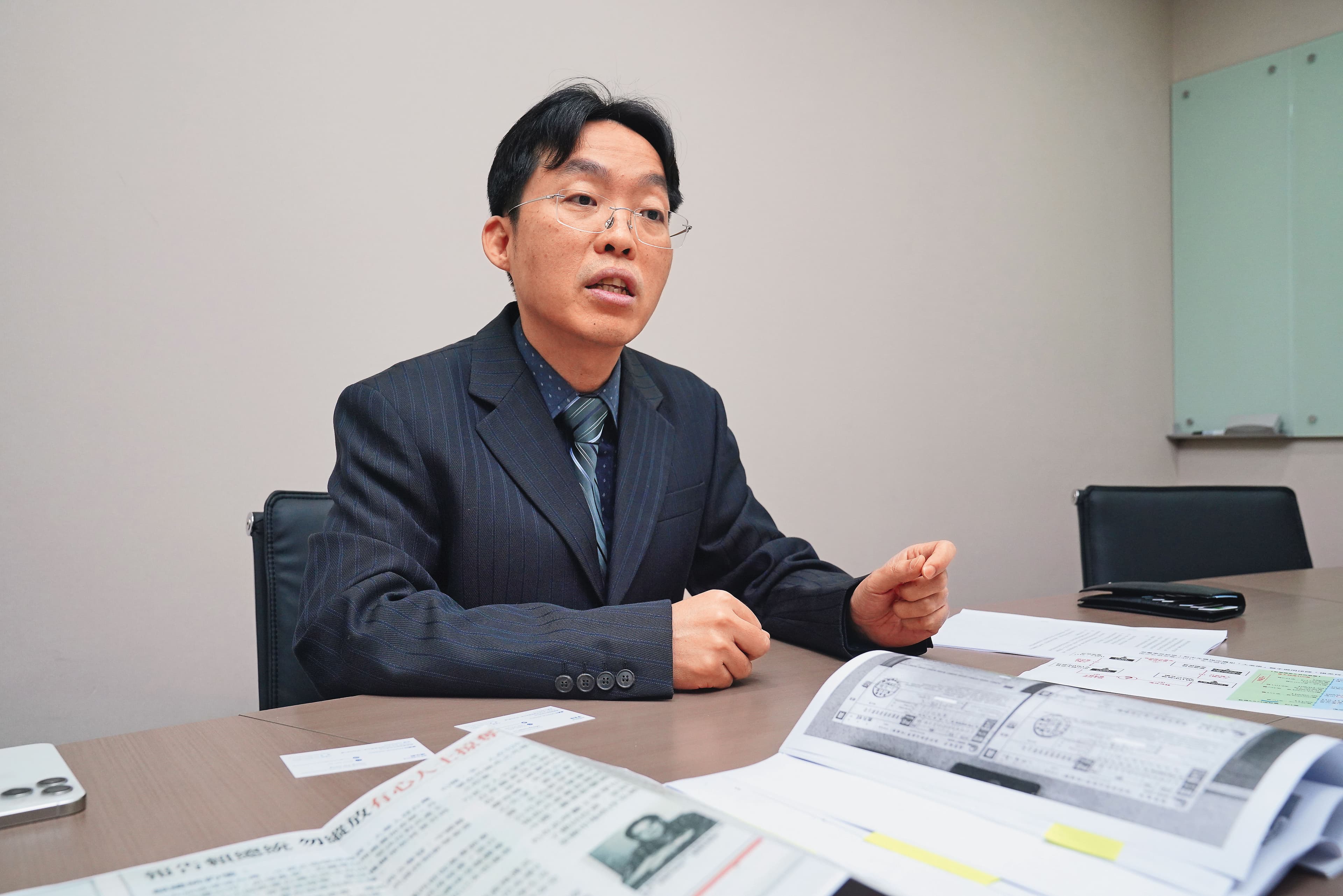 郭明昌去年底取得新華富泰經營權,但與舊團隊爆發許多糾紛。