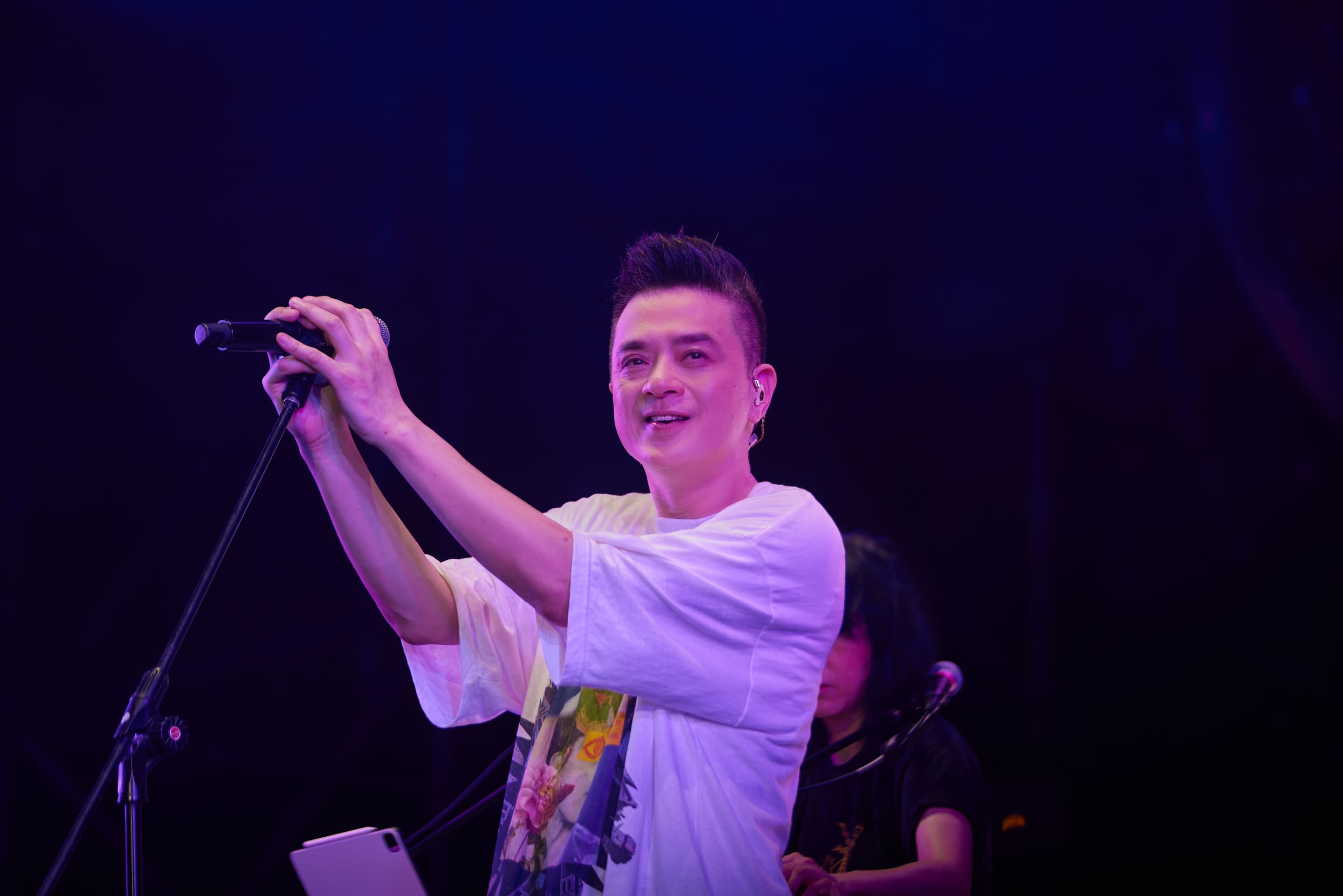 香港創作才子黃耀明來台參加《吾夜Woo Love生活節》。（吾夜生活節提供）