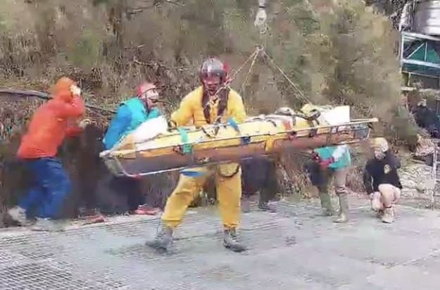 退休校長玉山後四峰登山失聯身亡,家屬盼「互助精神」。(翻攝畫面)