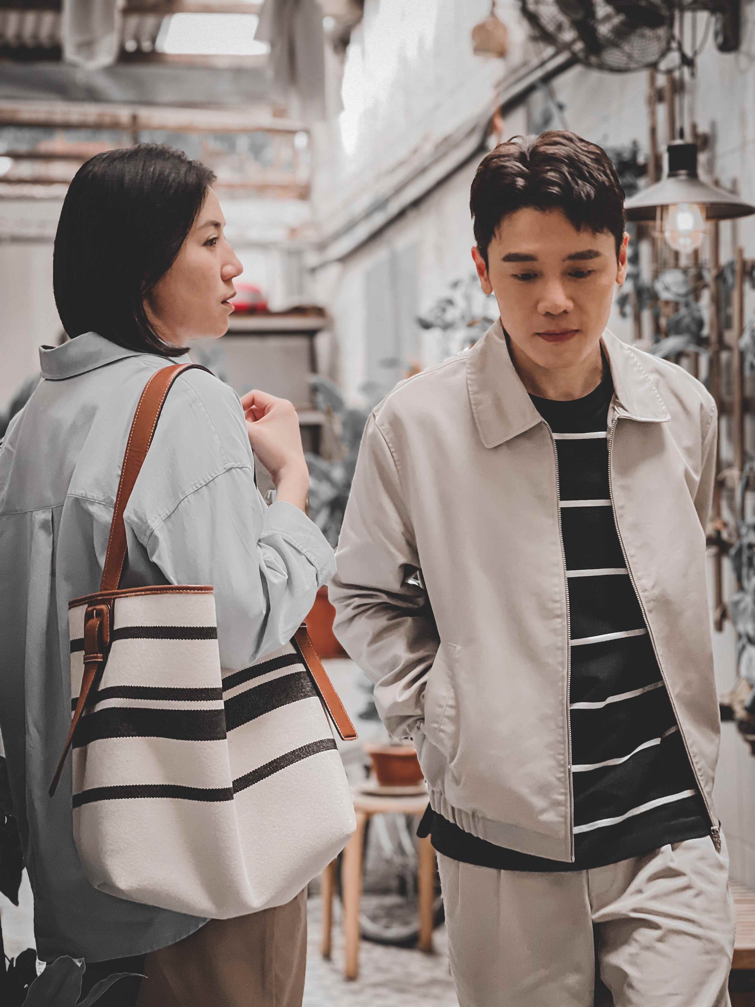 邱志宇近日在馬來西亞拍戲,片中飾演一名記者,並與大馬女星陳俐杏有感情戲。(海鵬提供)