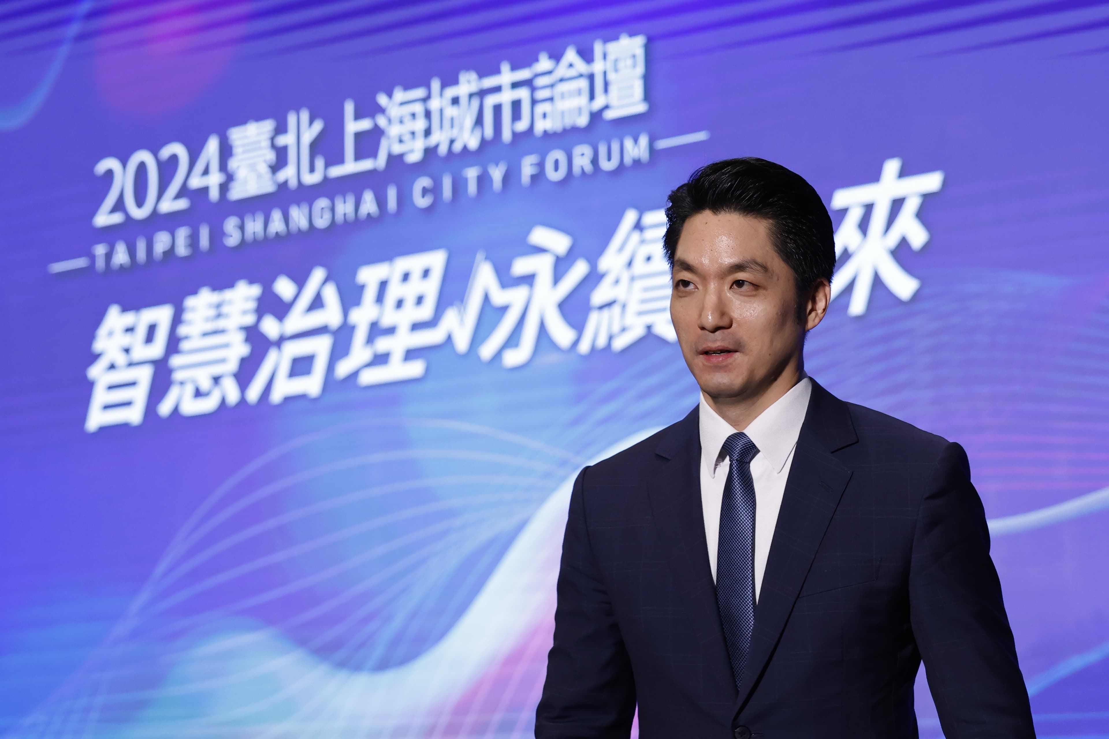 蔣萬安回應上海所贈的禮包,「我要謝謝上海方的用心」。