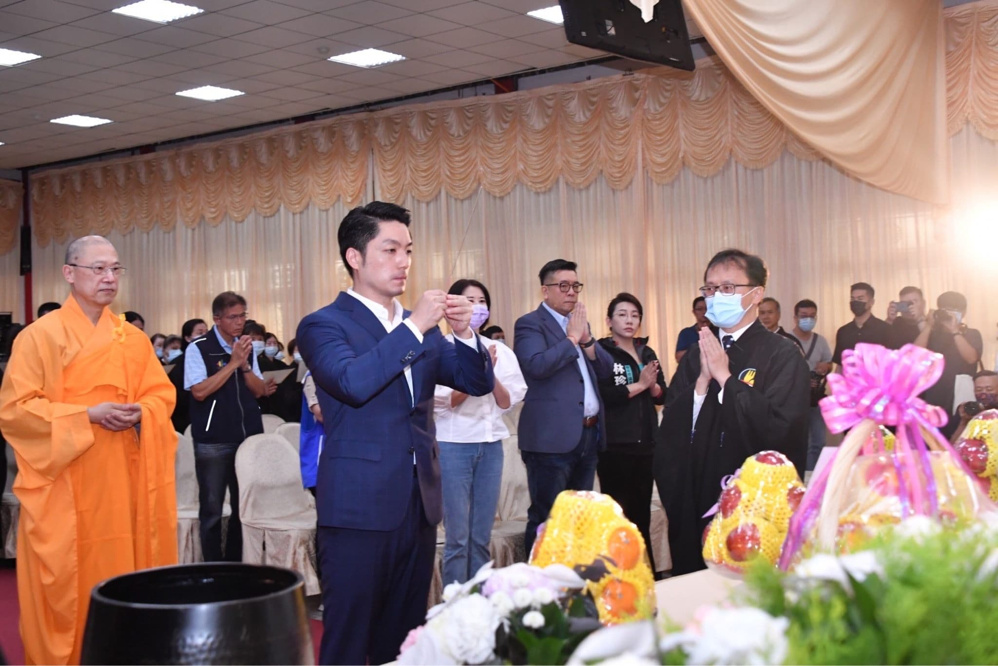 台北市長蔣萬安今出席一殯拆除工程祈福暨圓滿感恩灑淨法會。(北市府提供)