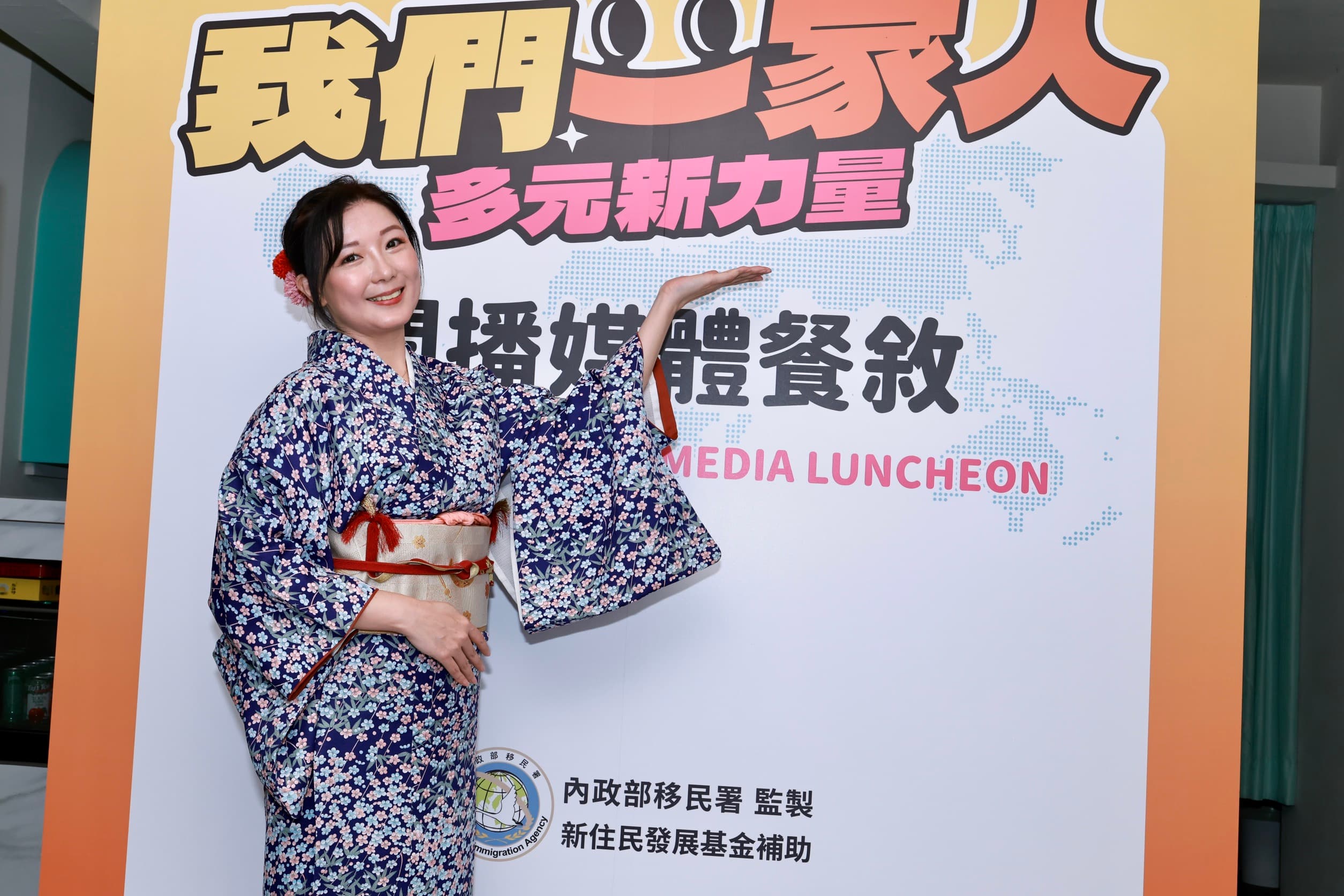 日本女神梨梨亞甜美現身,展現新住民在台發展的自信與魅力。(民視提供)