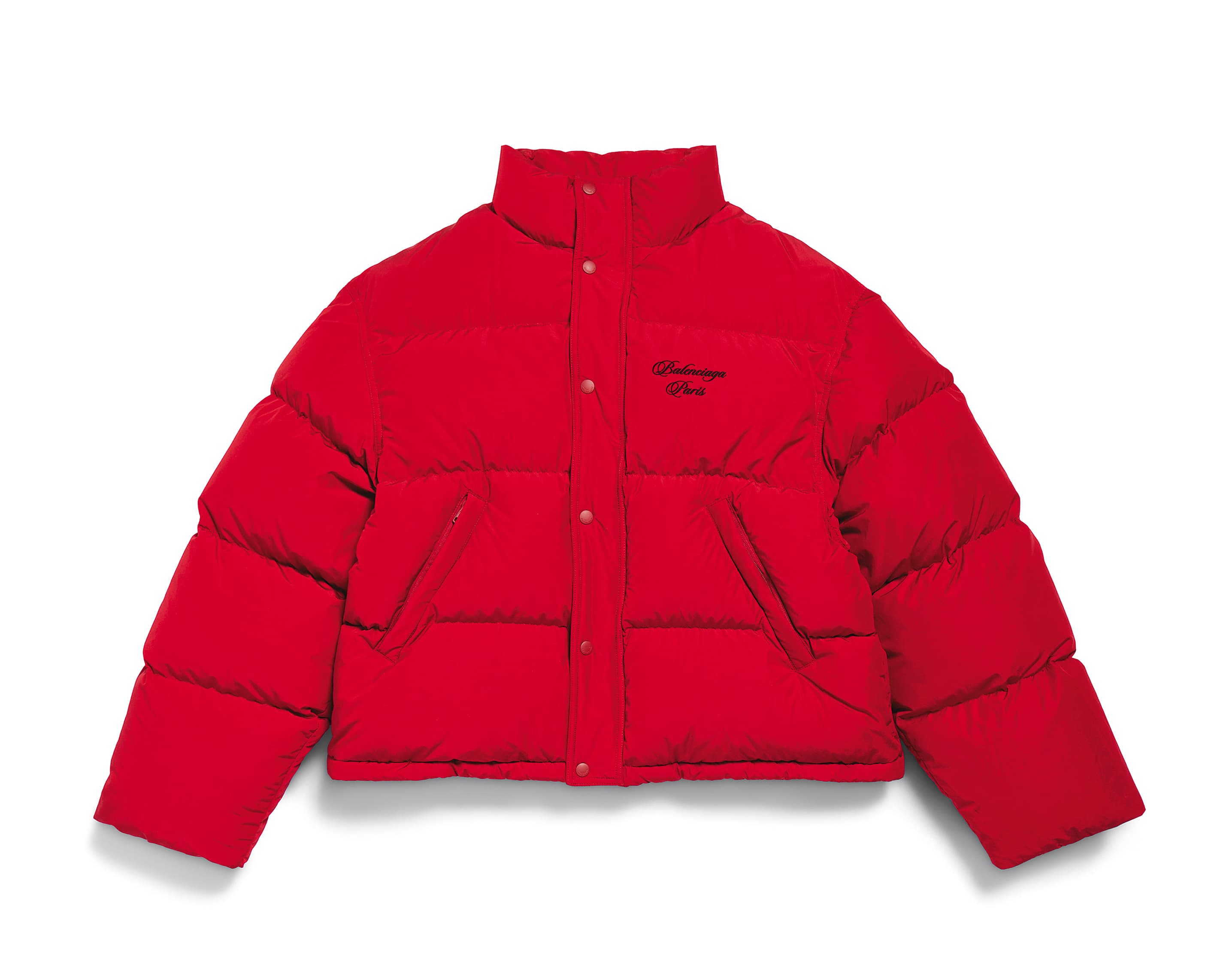 Balenciaga春節系列紅色羽絨外套,回頭率爆錶。(Balenciaga提供)
